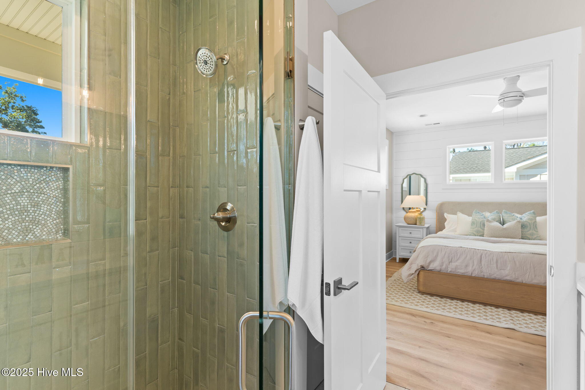 100485023 | Photo 28