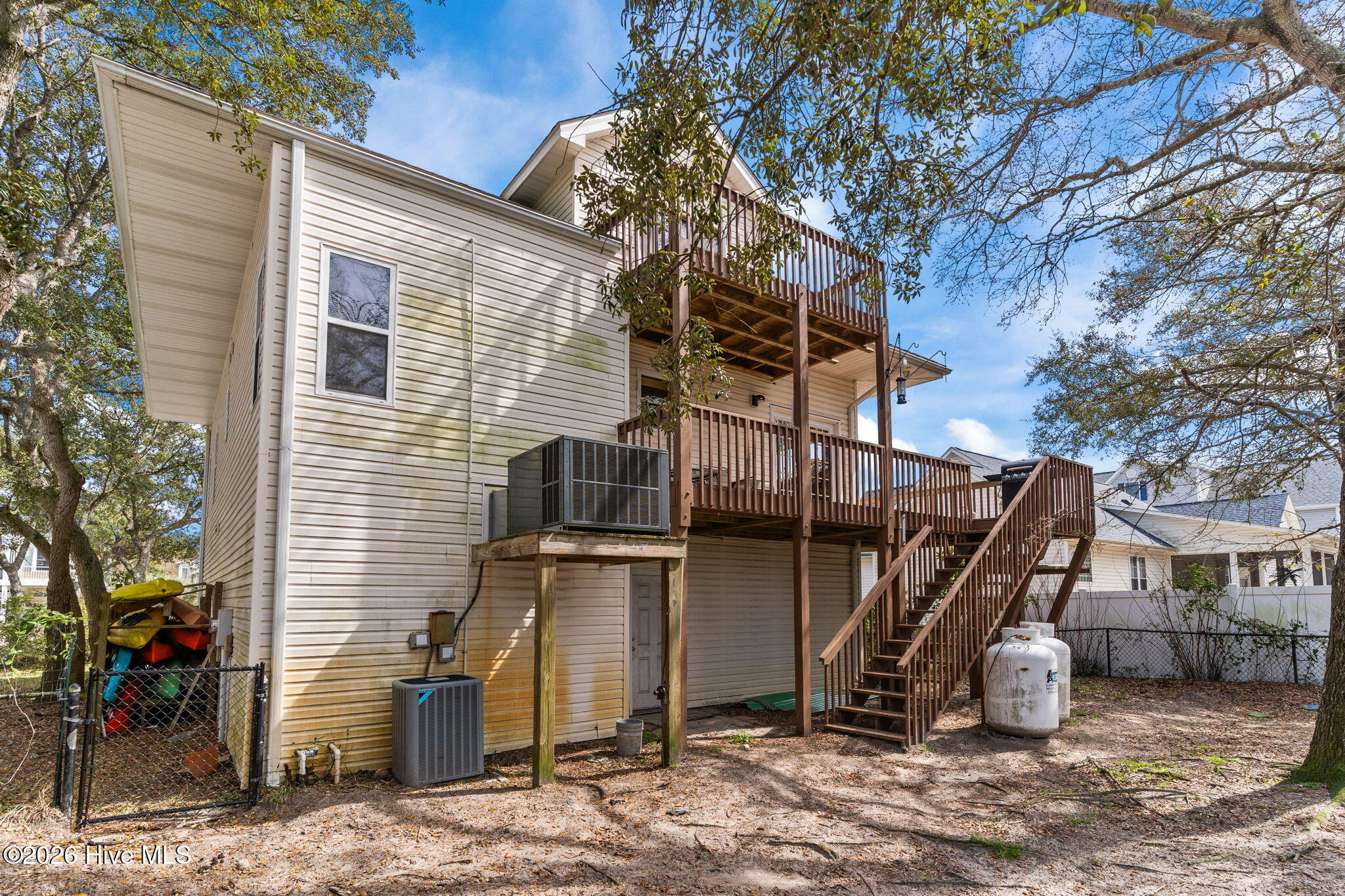 100564458 | Photo 41