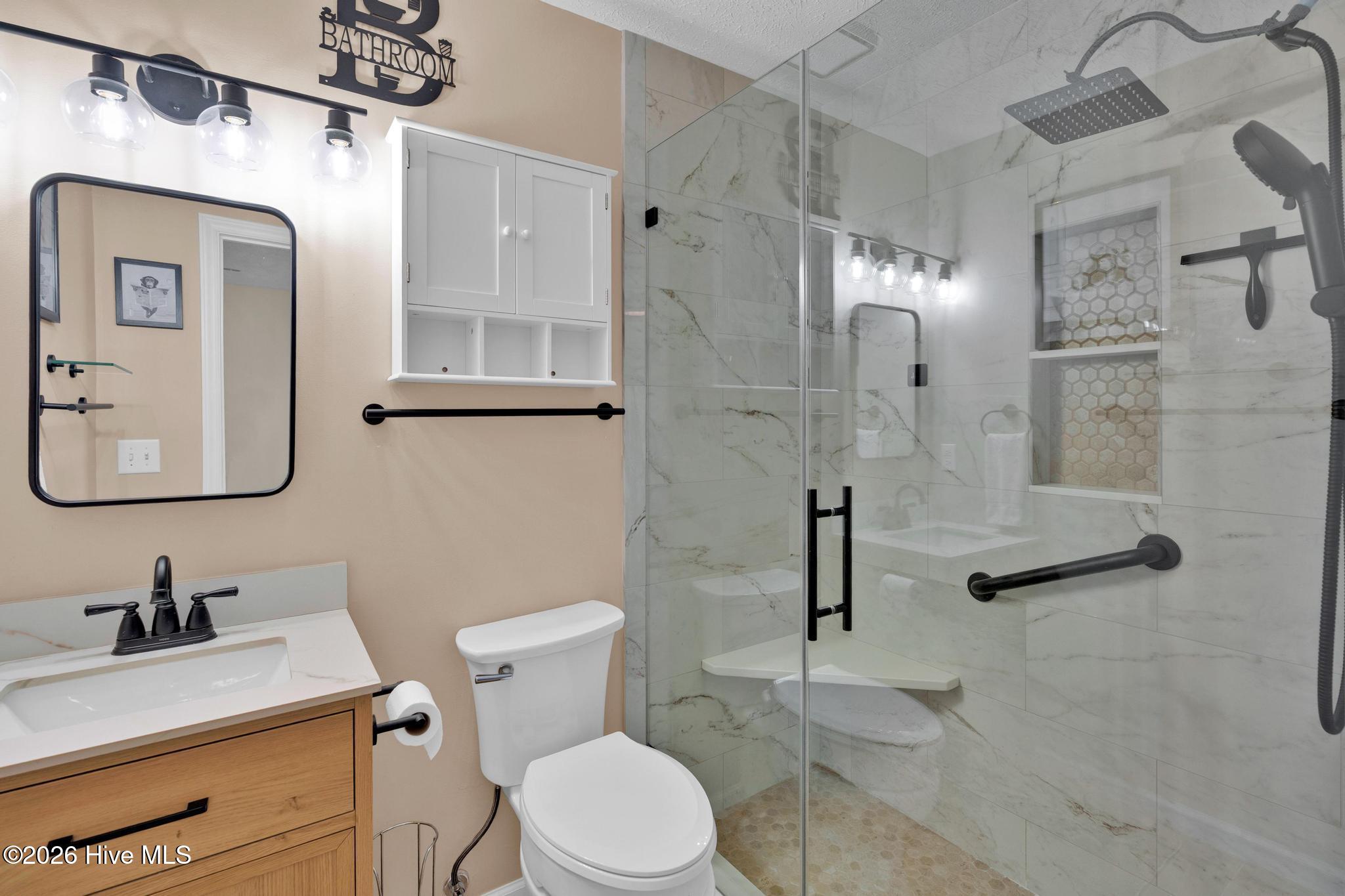 100566412 | Photo 16