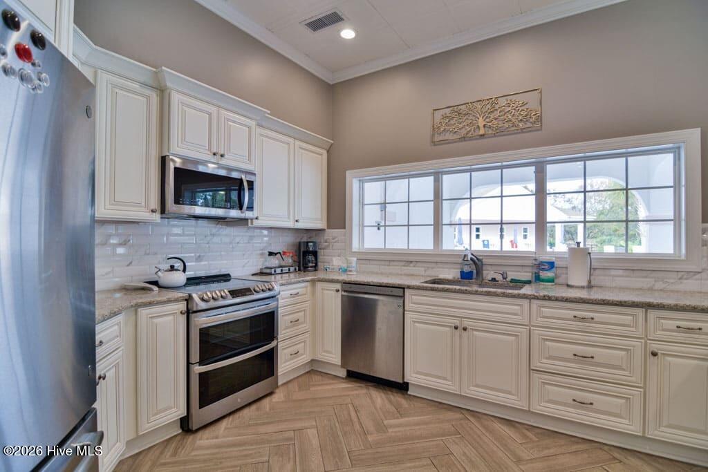 100562819 | Photo 47