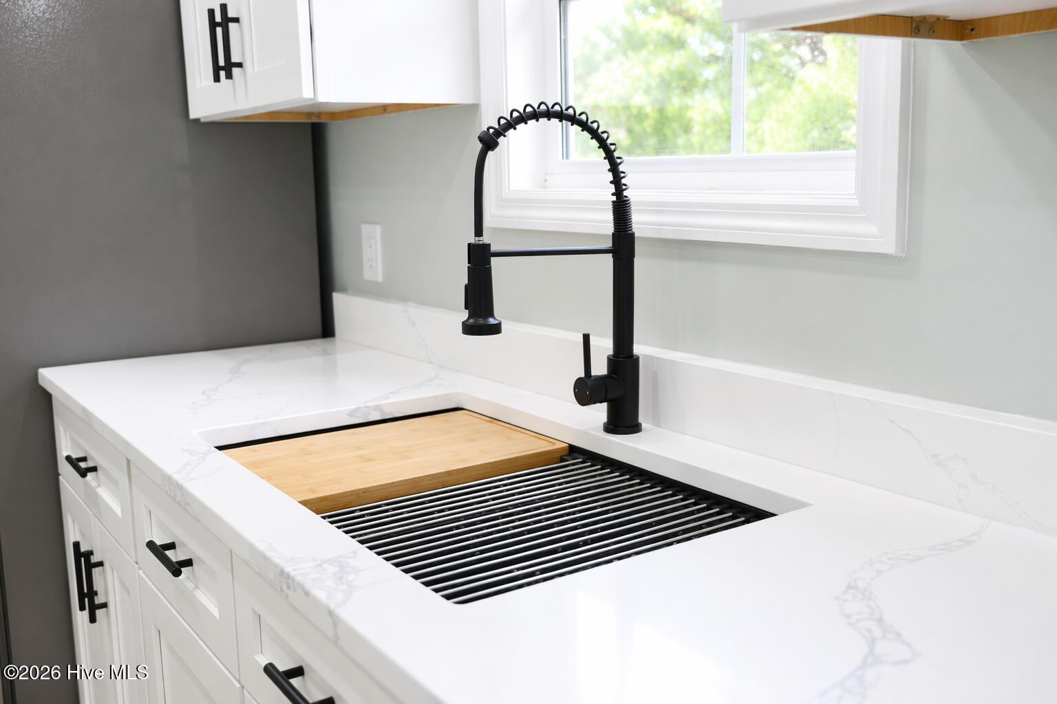 100567859 | Photo 12