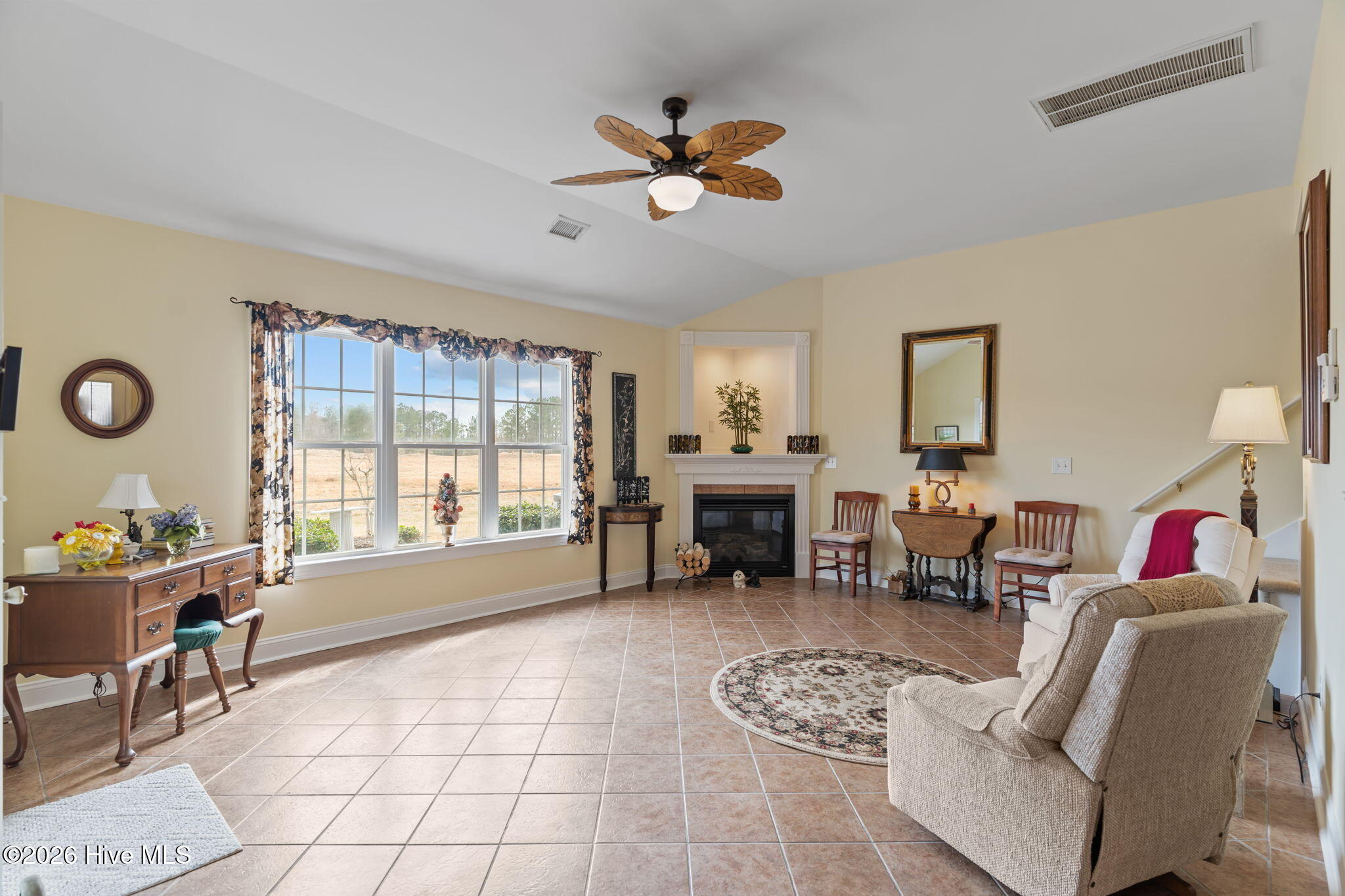 100556733 | Photo 15