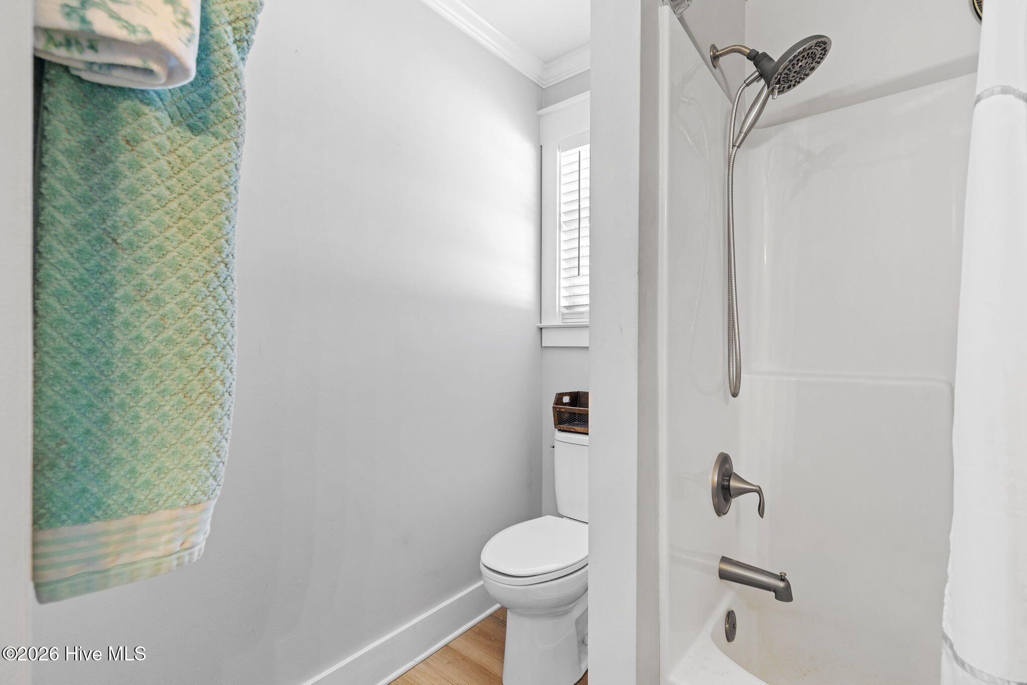 100562103 | Photo 24