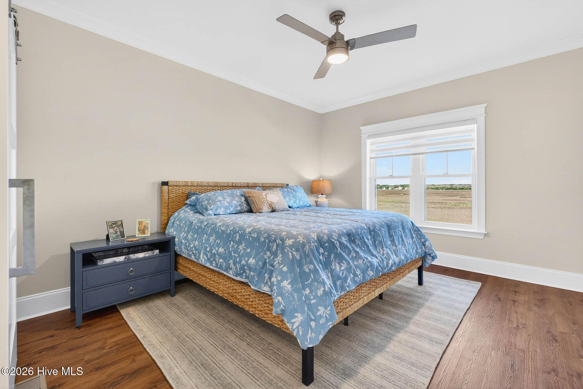 100561334 | Photo 48