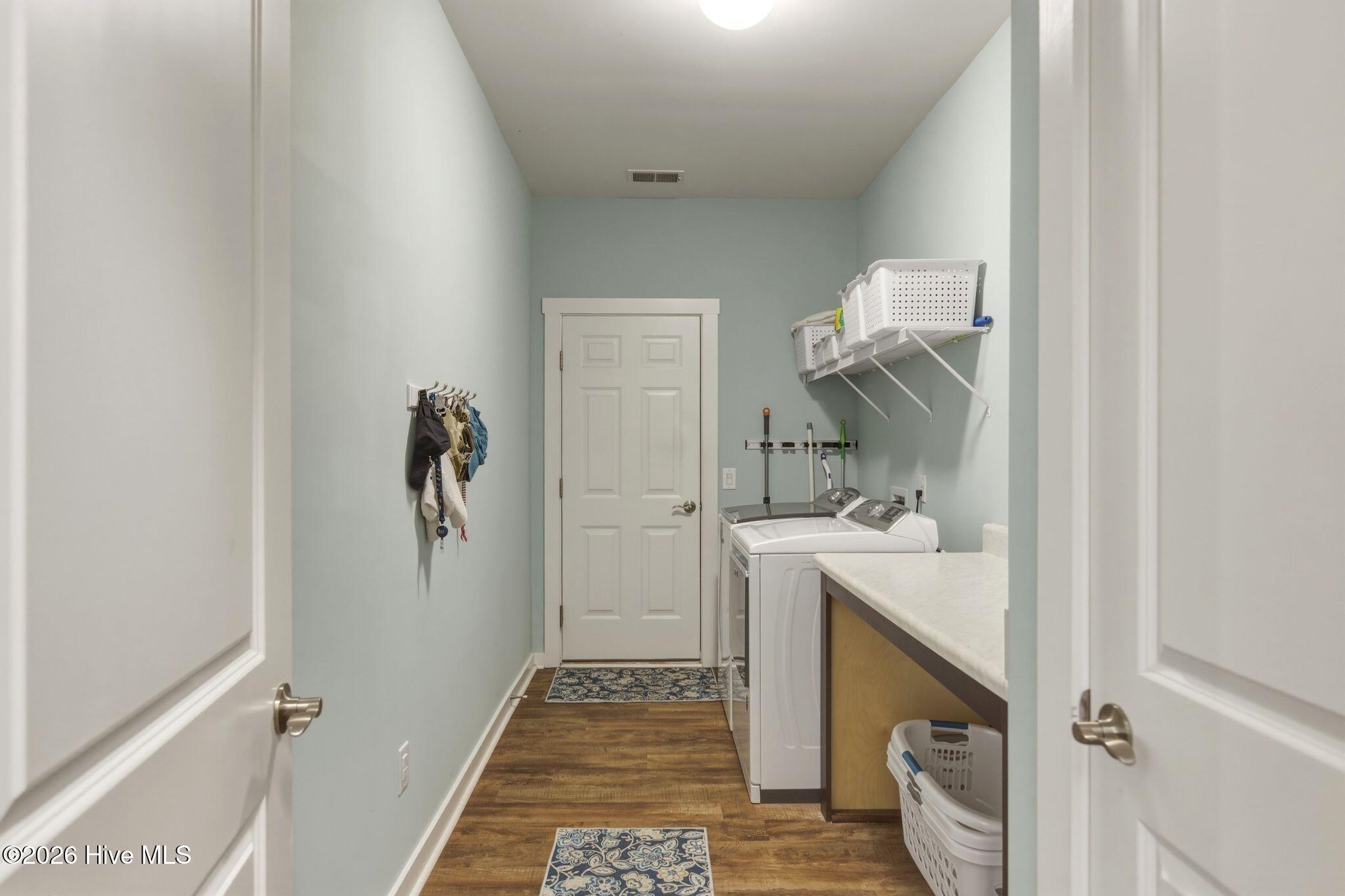 100560702 | Photo 63