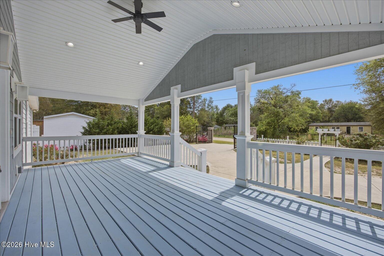 100565054 | Photo 31