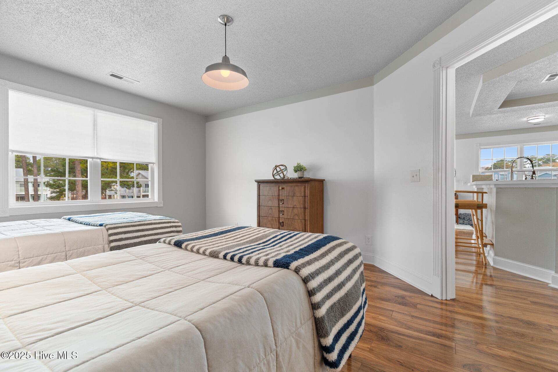 100520940 | Photo 20