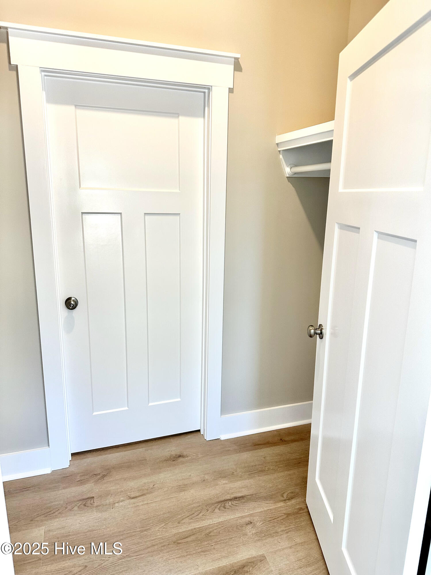 100537365 | Photo 51