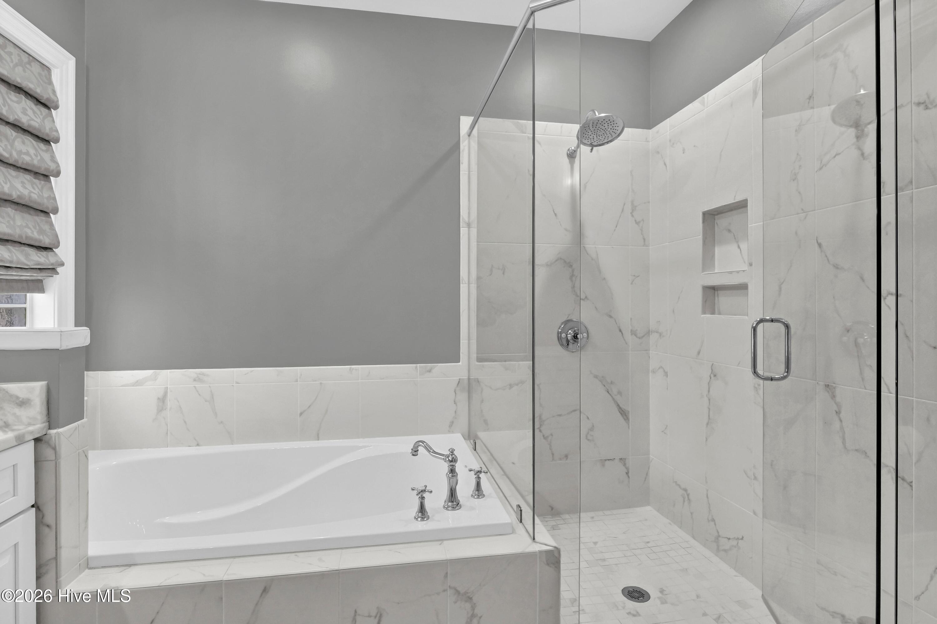 100563212 | Photo 26