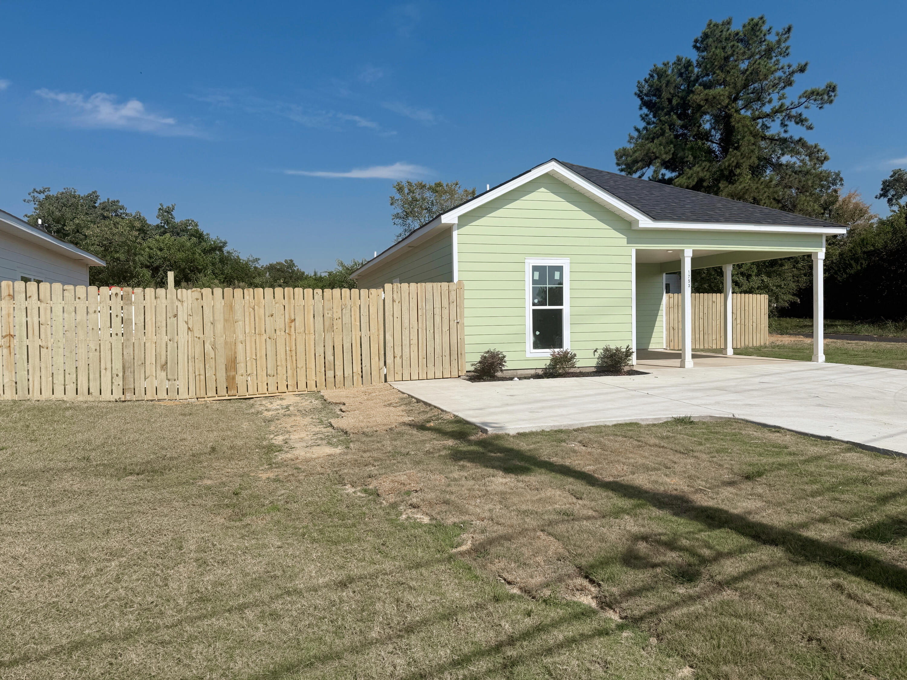 1753 Old Savannah Rd!