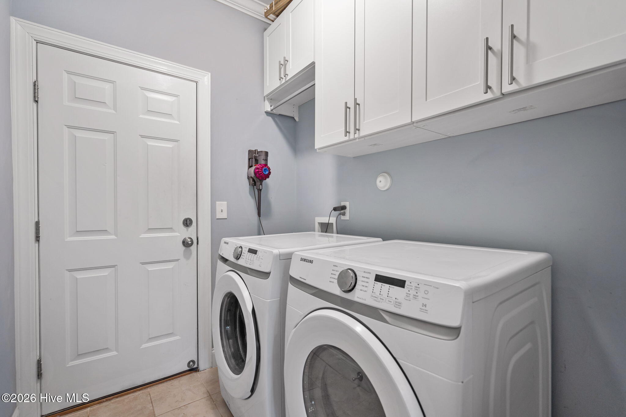 100548137 | Photo 36