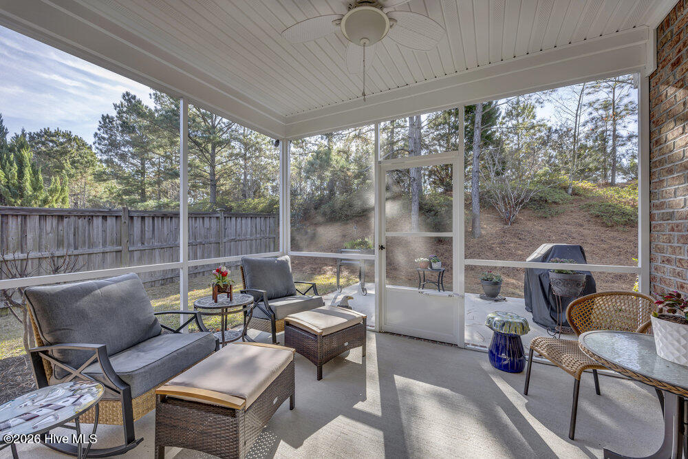 100554045 | Photo 30