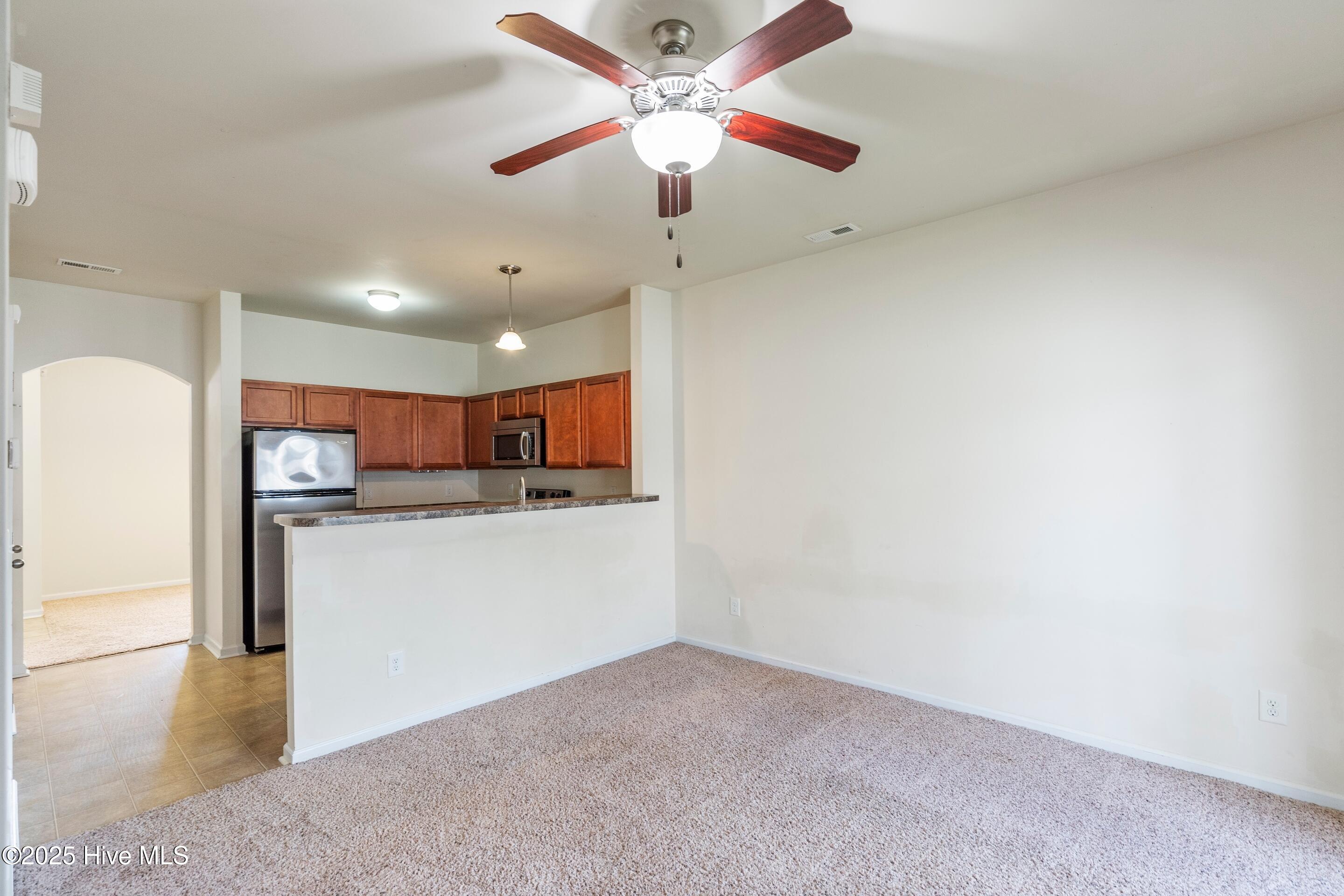 100525972 | Photo 18