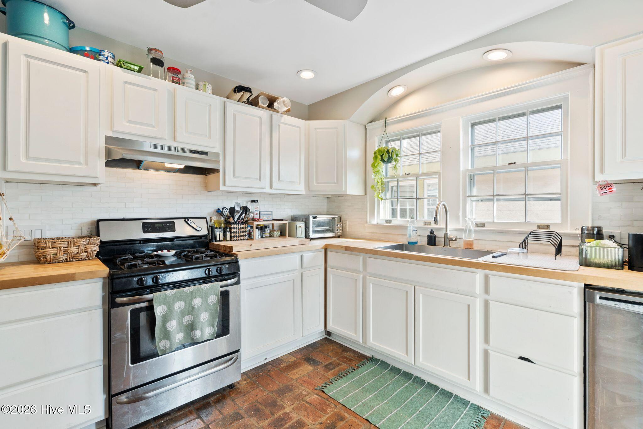 100554931 | Photo 10