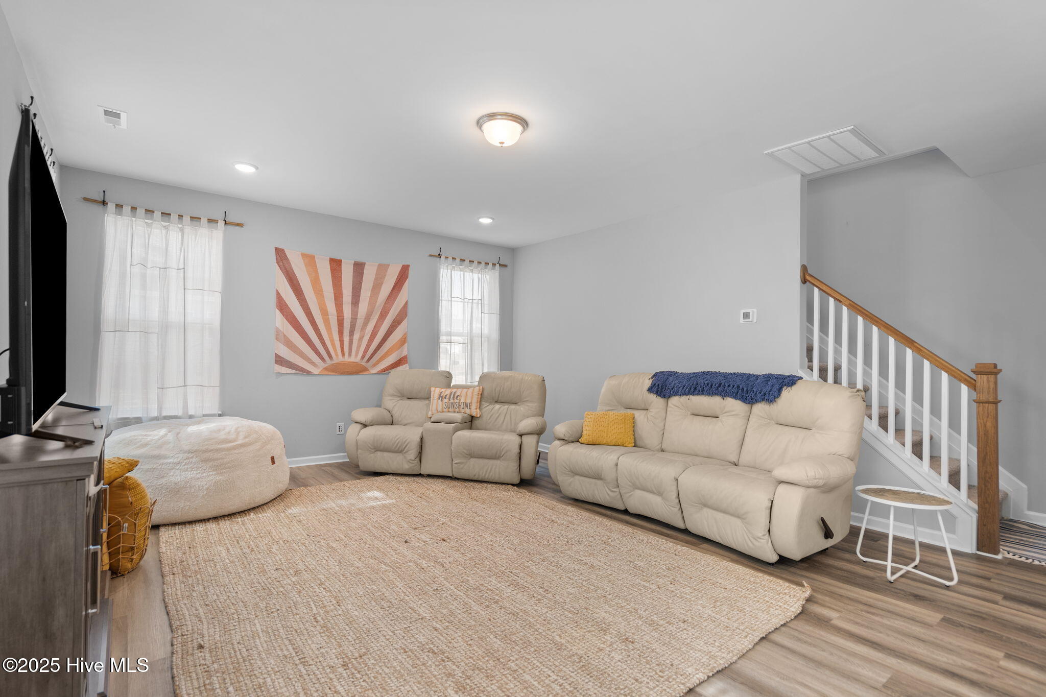 100528737 | Photo 12