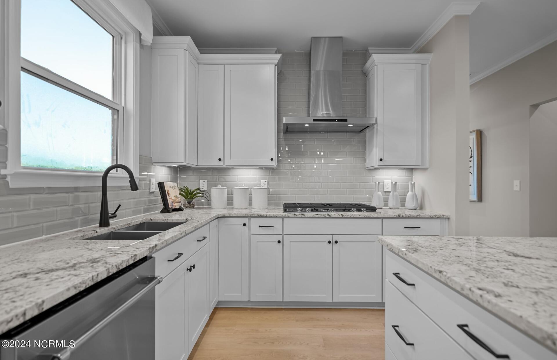 100523734 | Photo 10