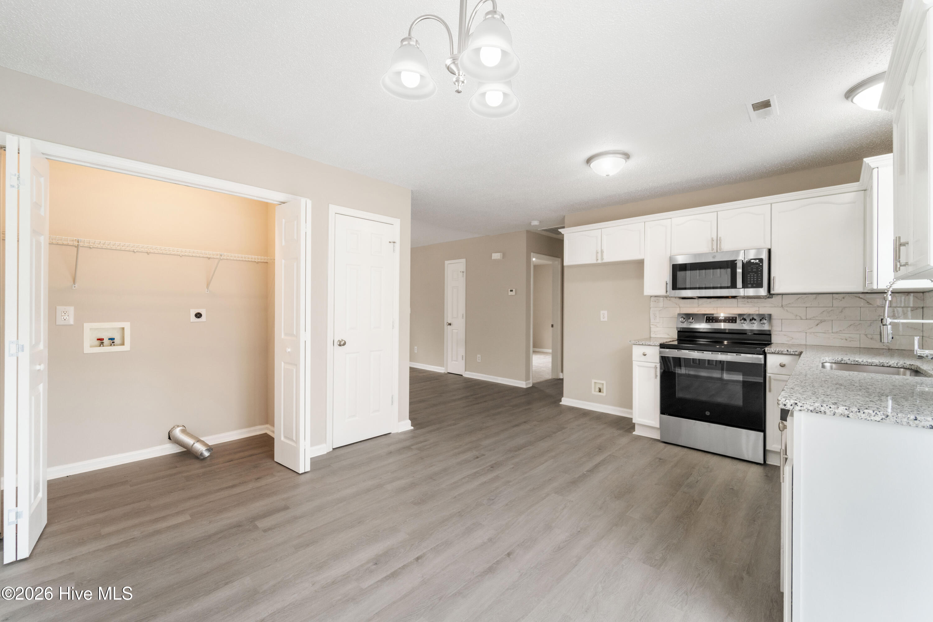 100551599 | Photo 10