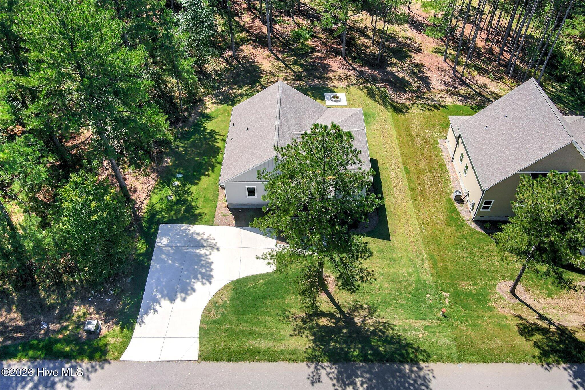 4bd/3.5ba with 1611 sqft on dockable 1.06-ac lot with ample parking
