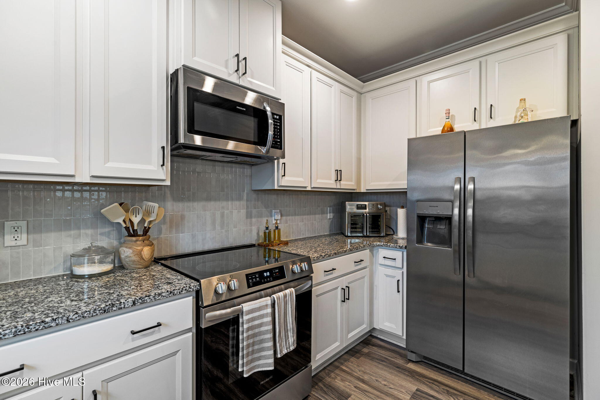 100554738 | Photo 17