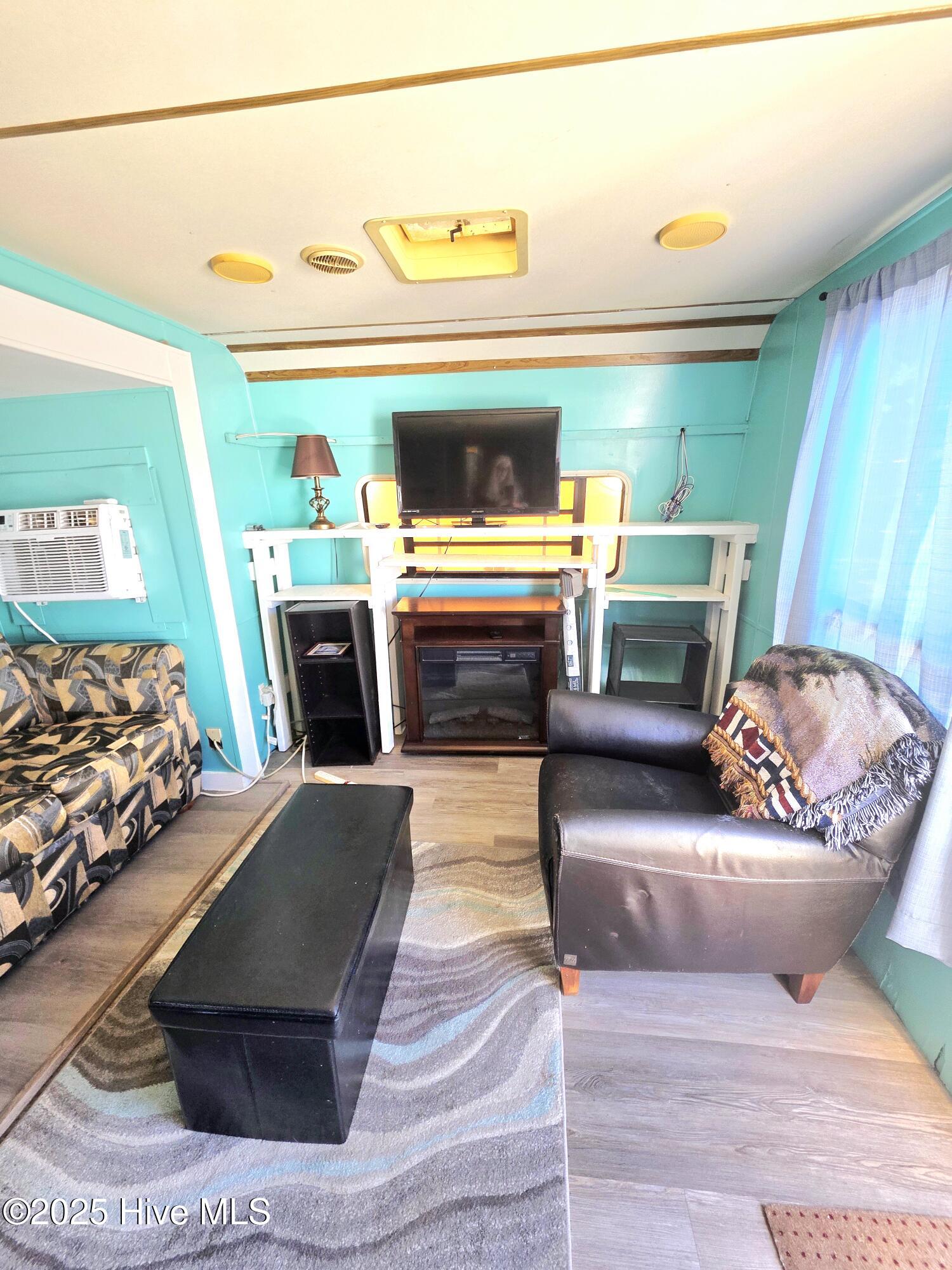 100495814 | Photo 17