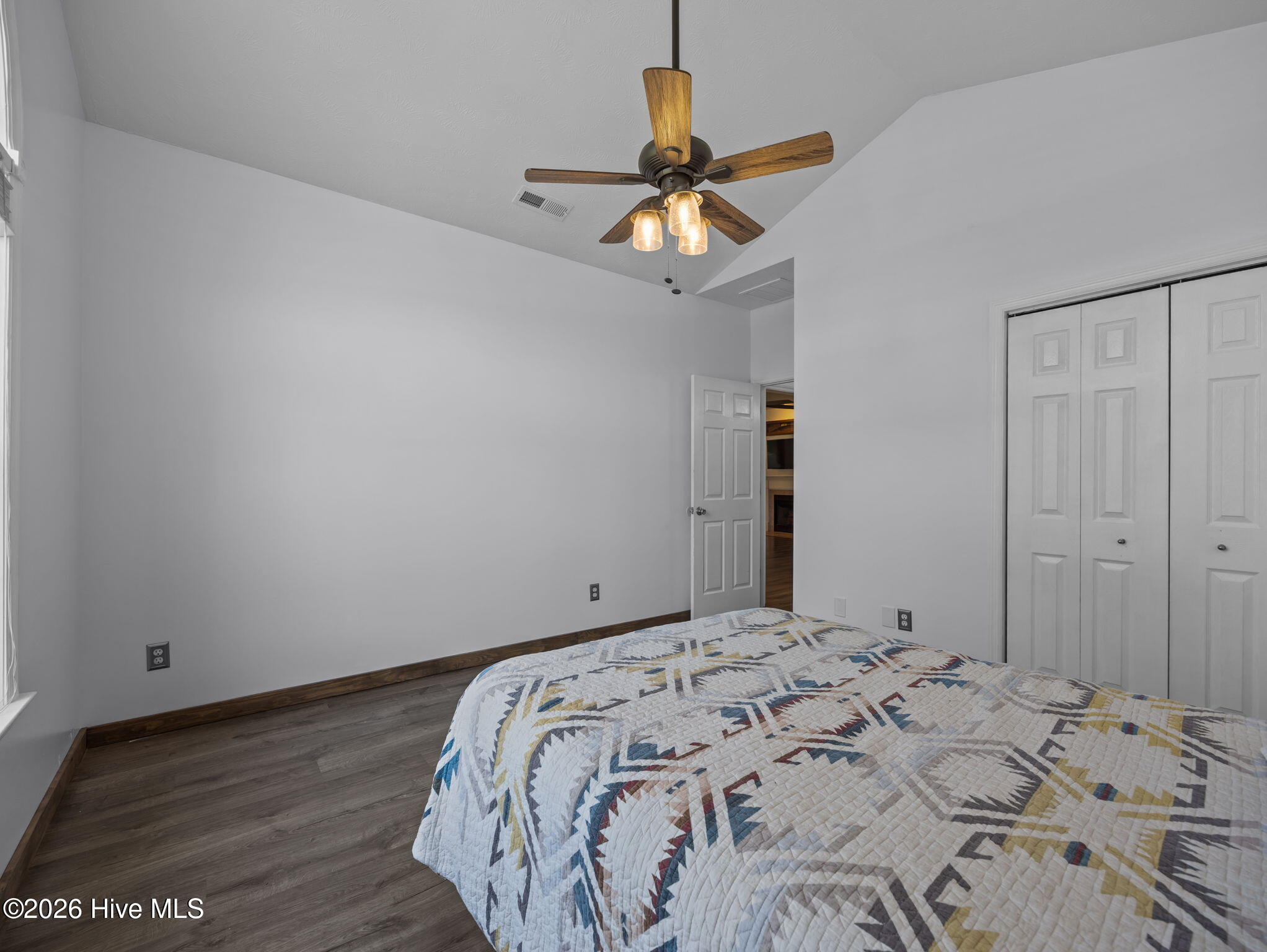 100567652 | Photo 26