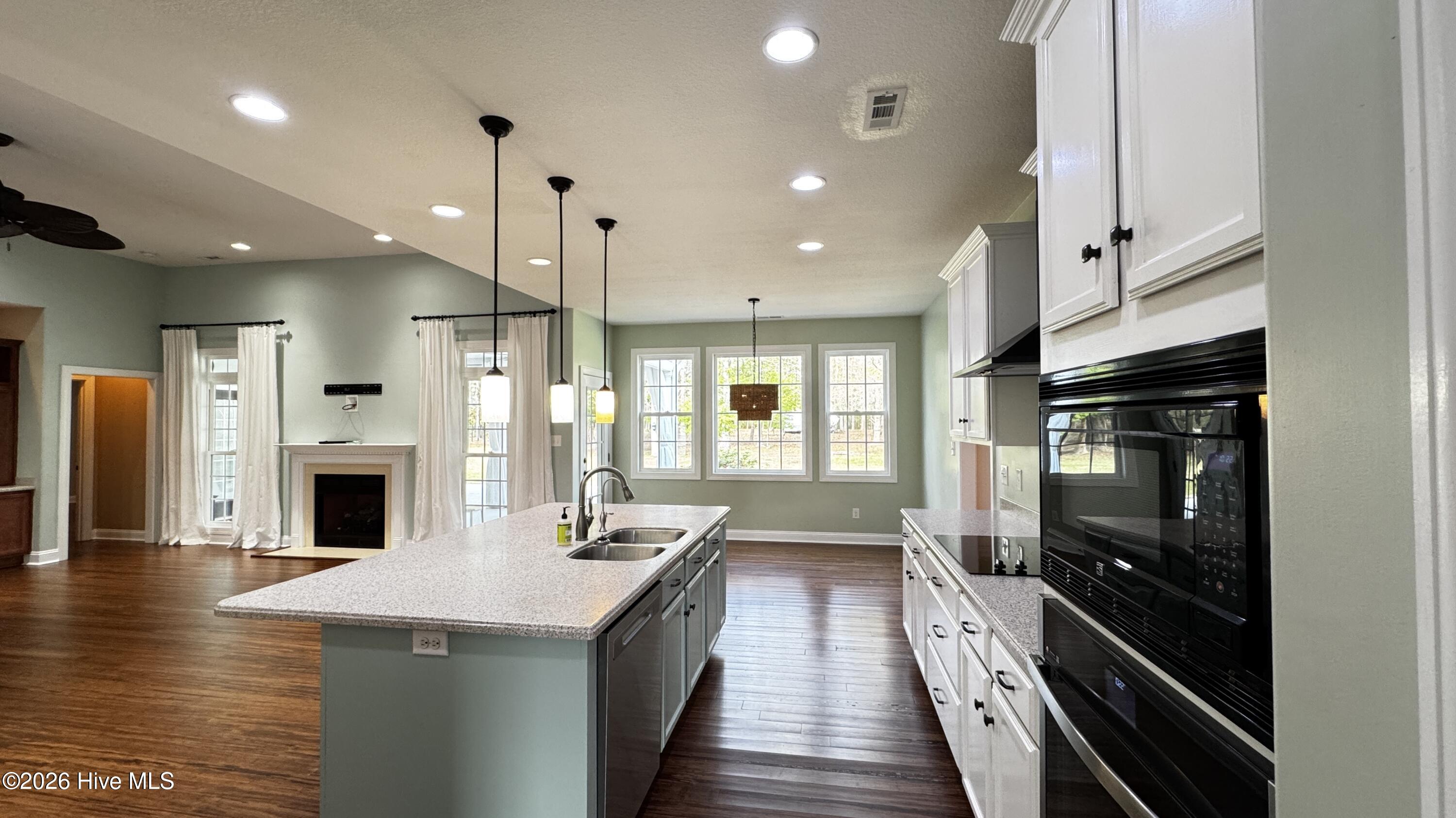 100565264 | Photo 10