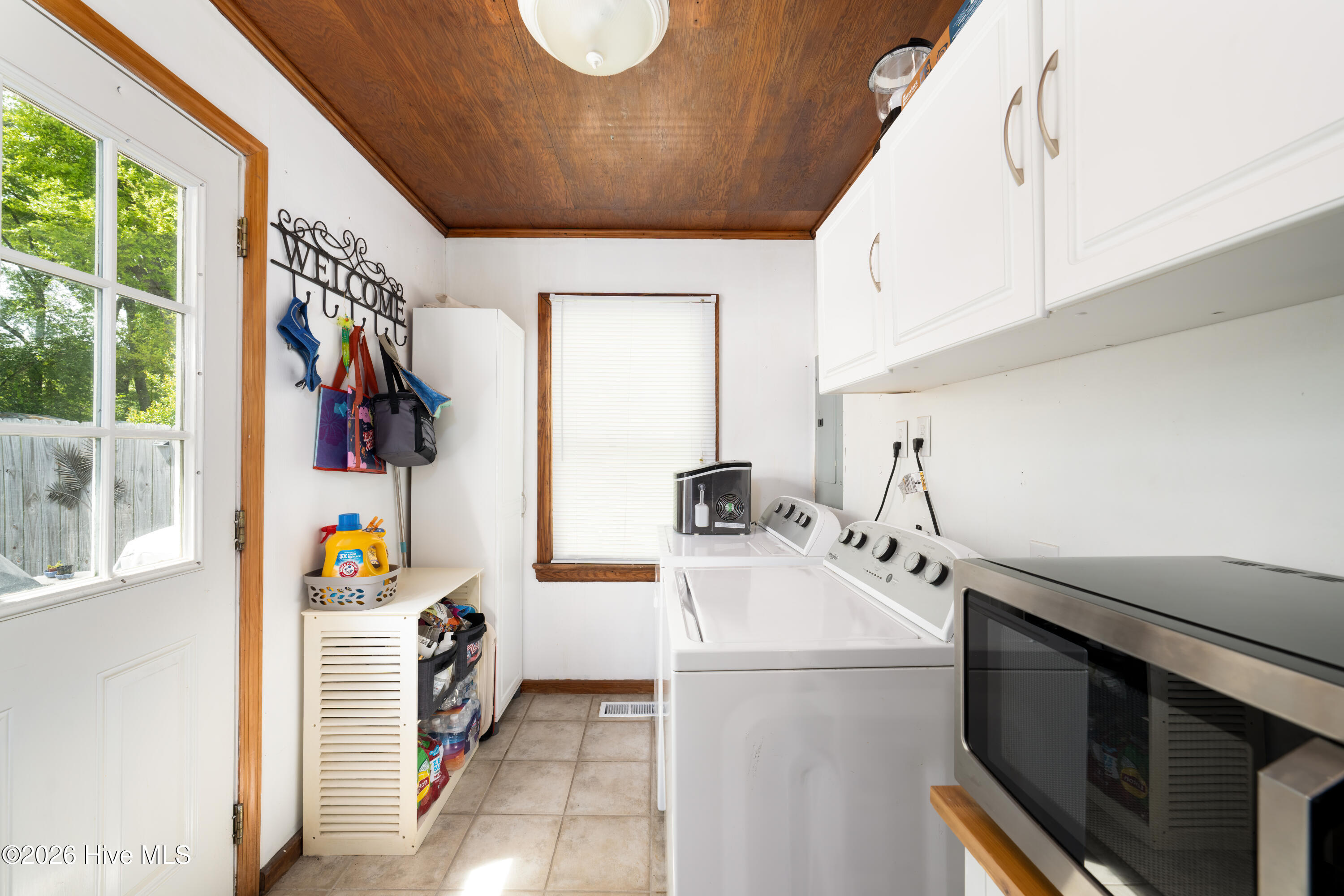 100565706 | Photo 34