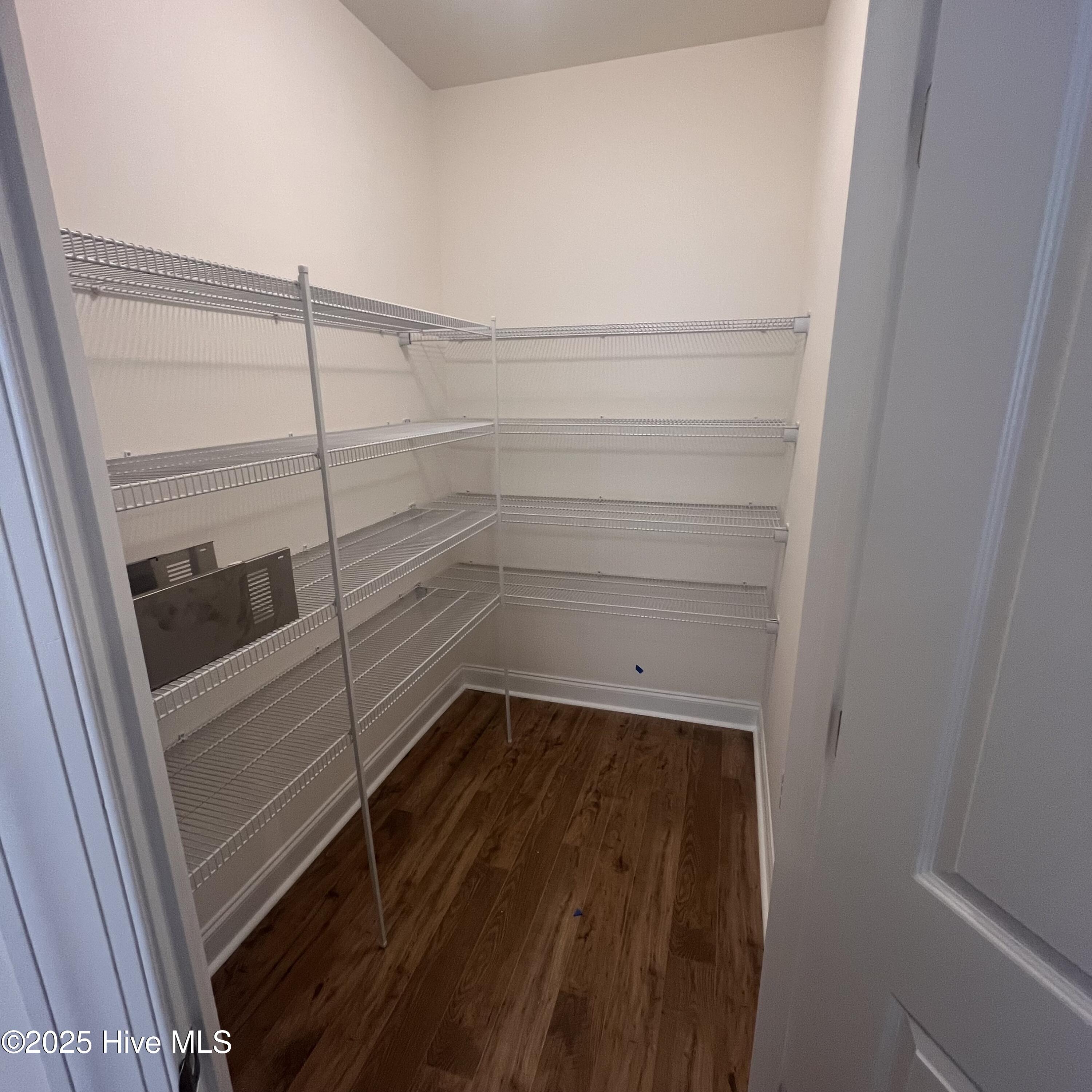 100517298 | Photo 14