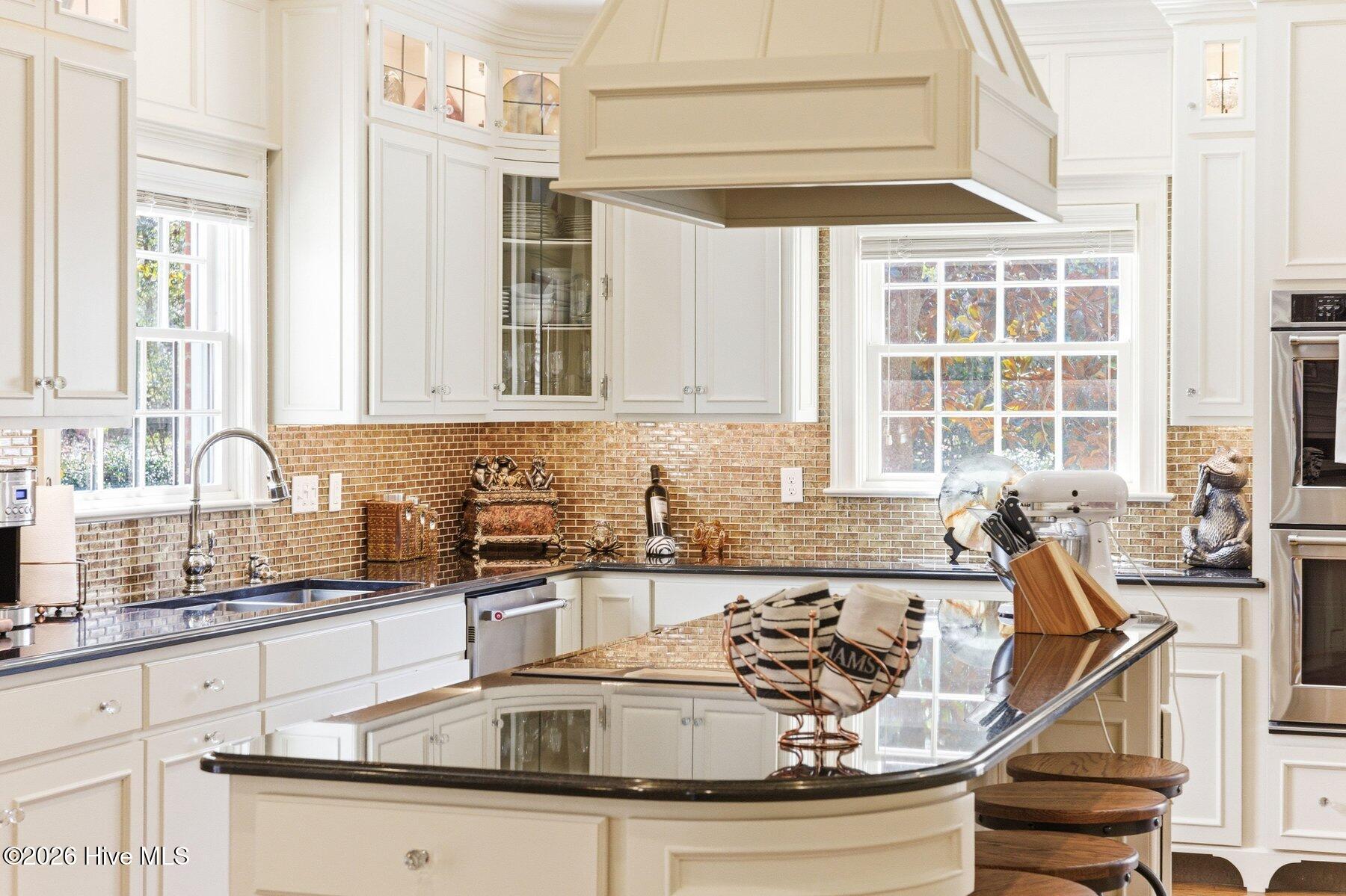 100562414 | Photo 10