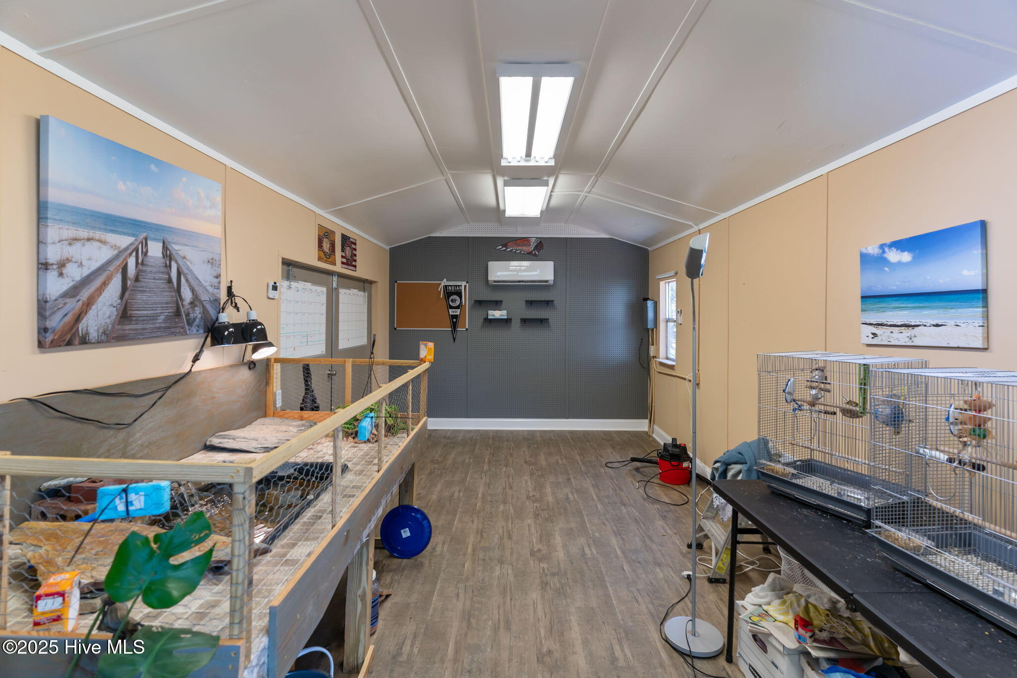 100540353 | Photo 60