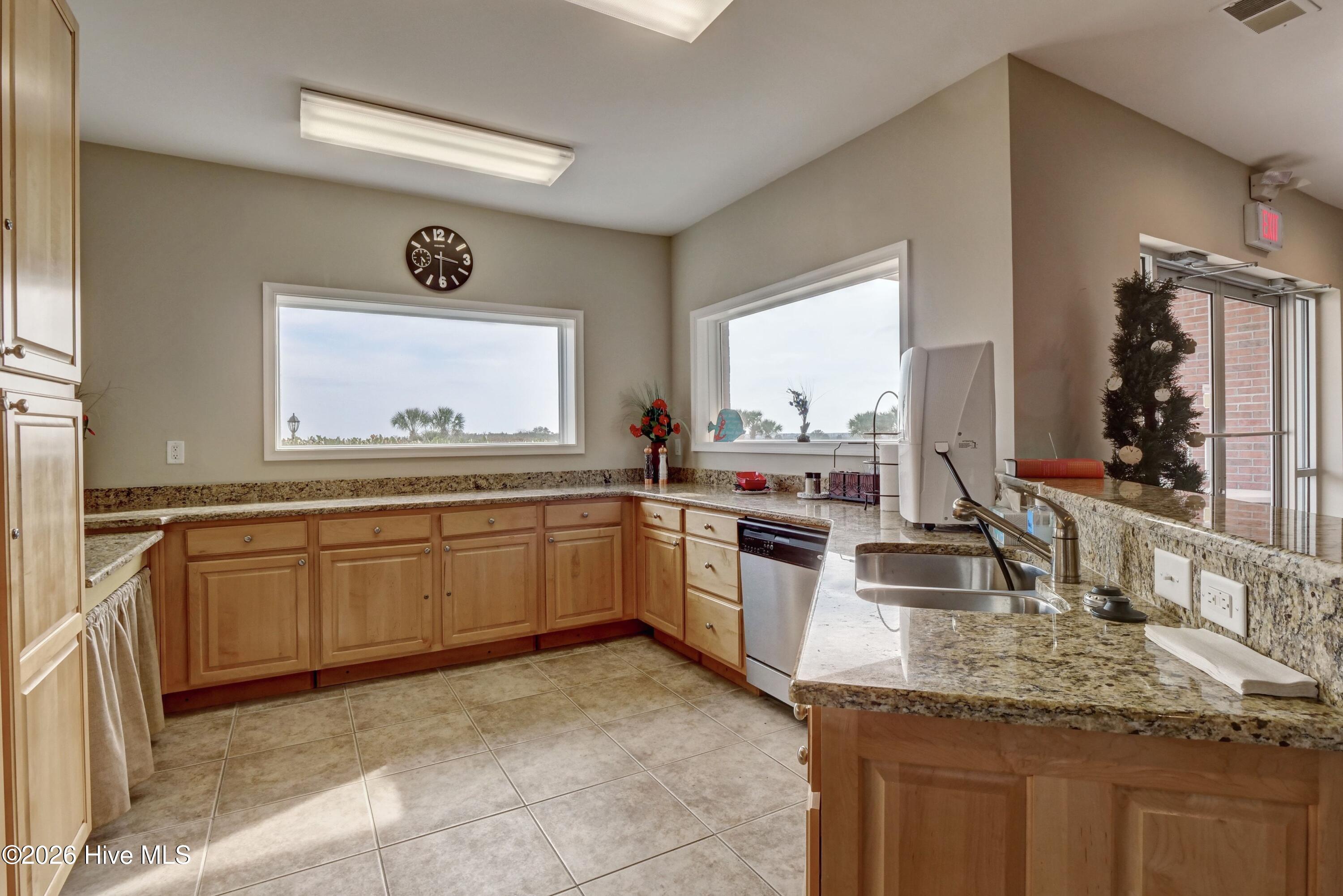 100556994 | Photo 39