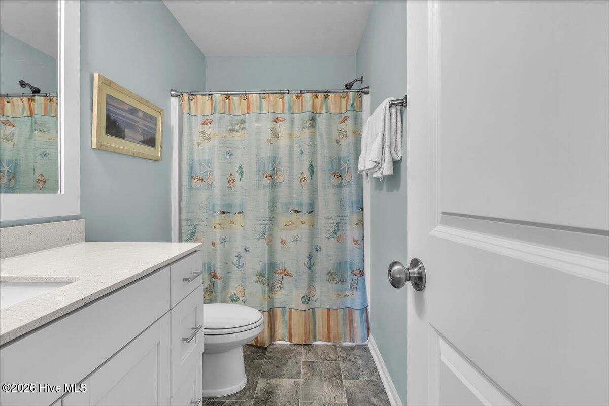 100558100 | Photo 29