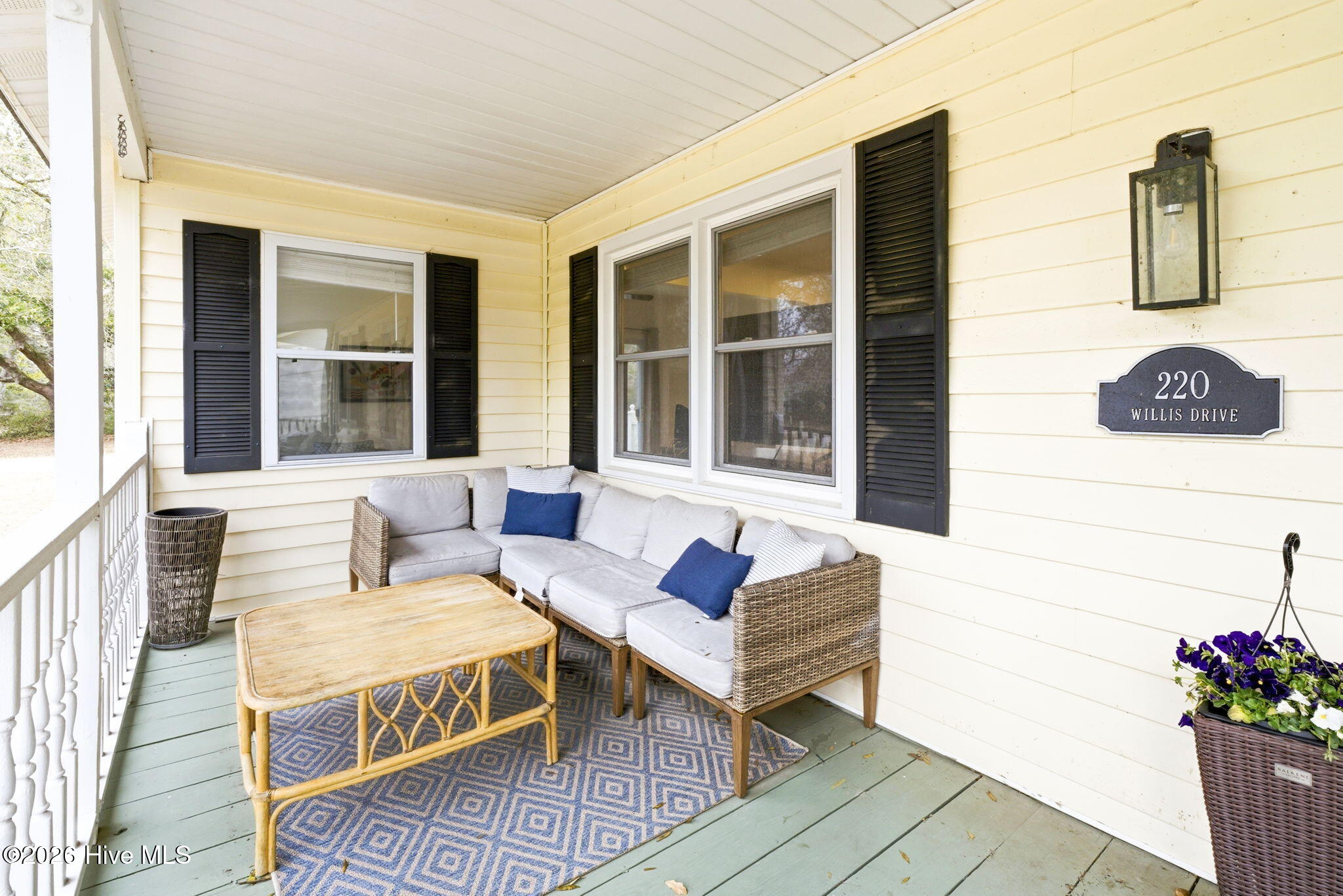 100557062 | Photo 56