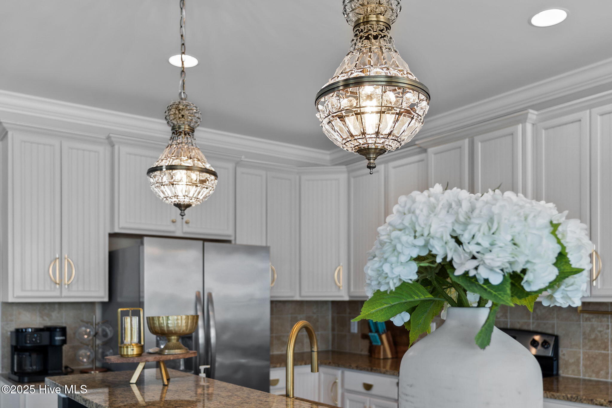 100534405 | Photo 12