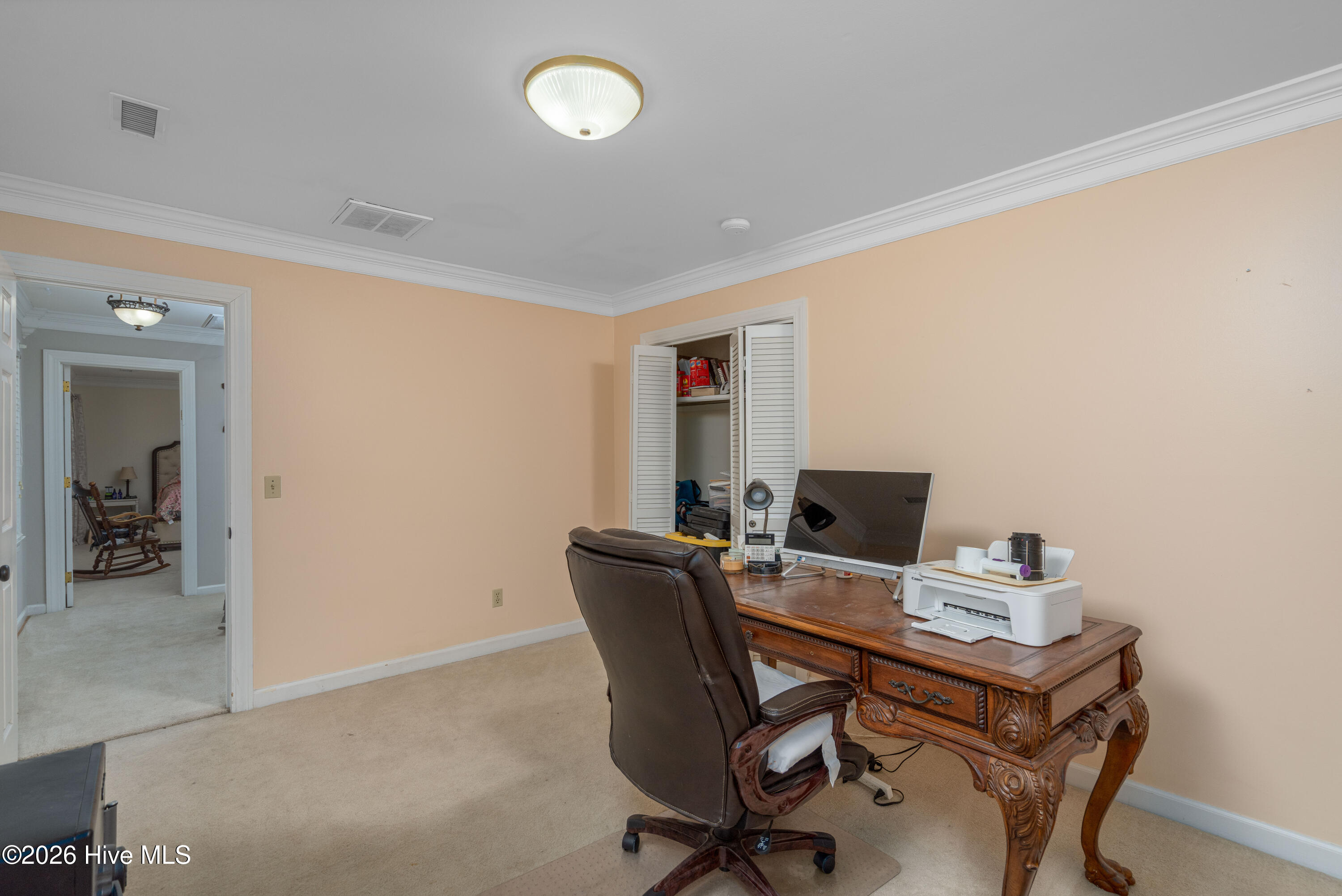 100548733 | Photo 29