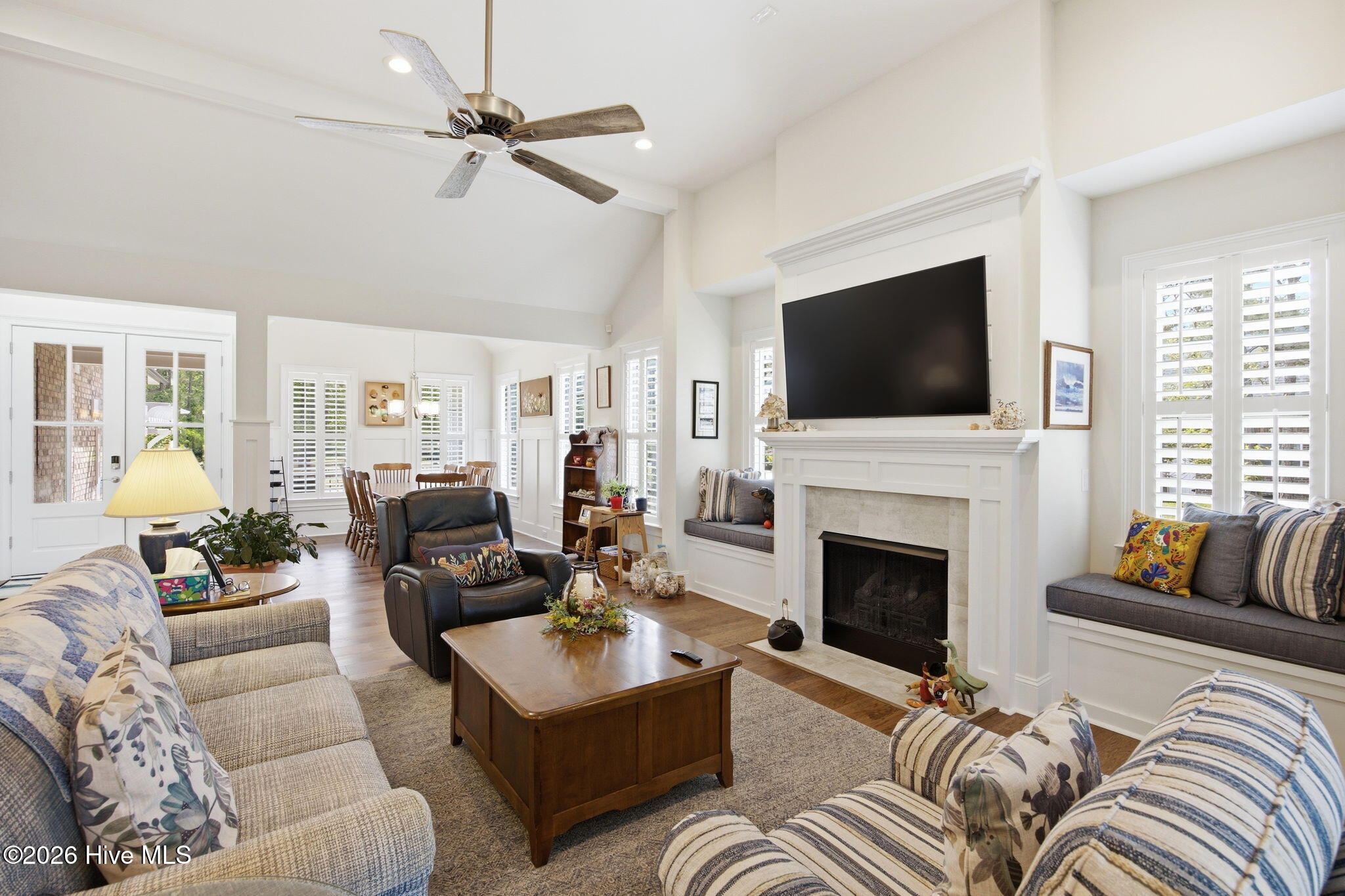 100569856 | Photo 12