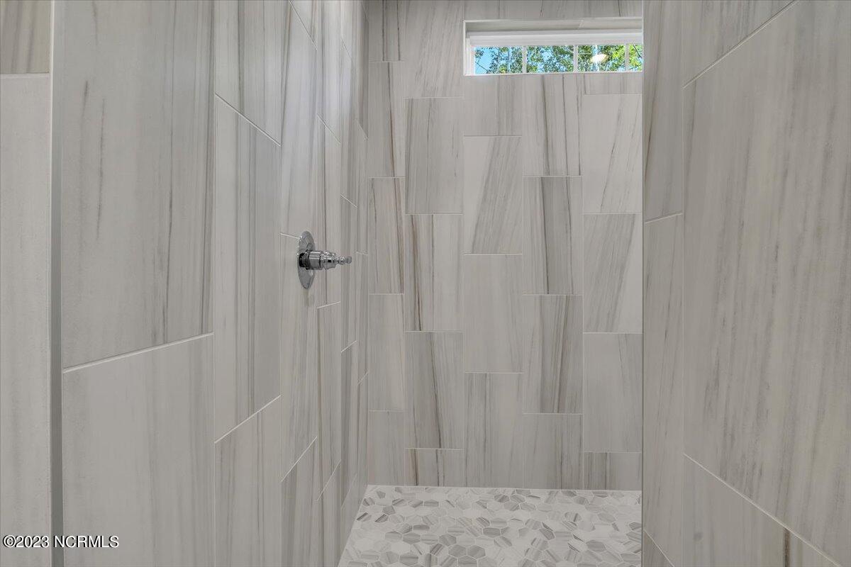 100524155 | Photo 84