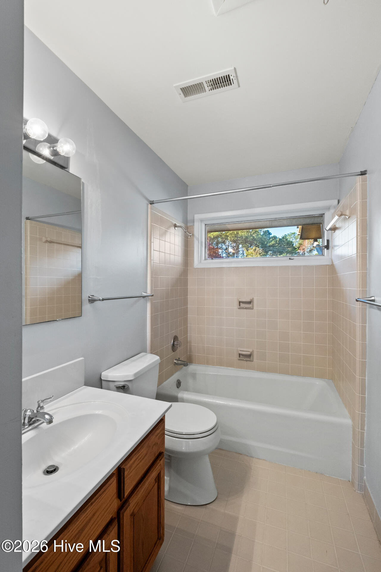 100551733 | Photo 26