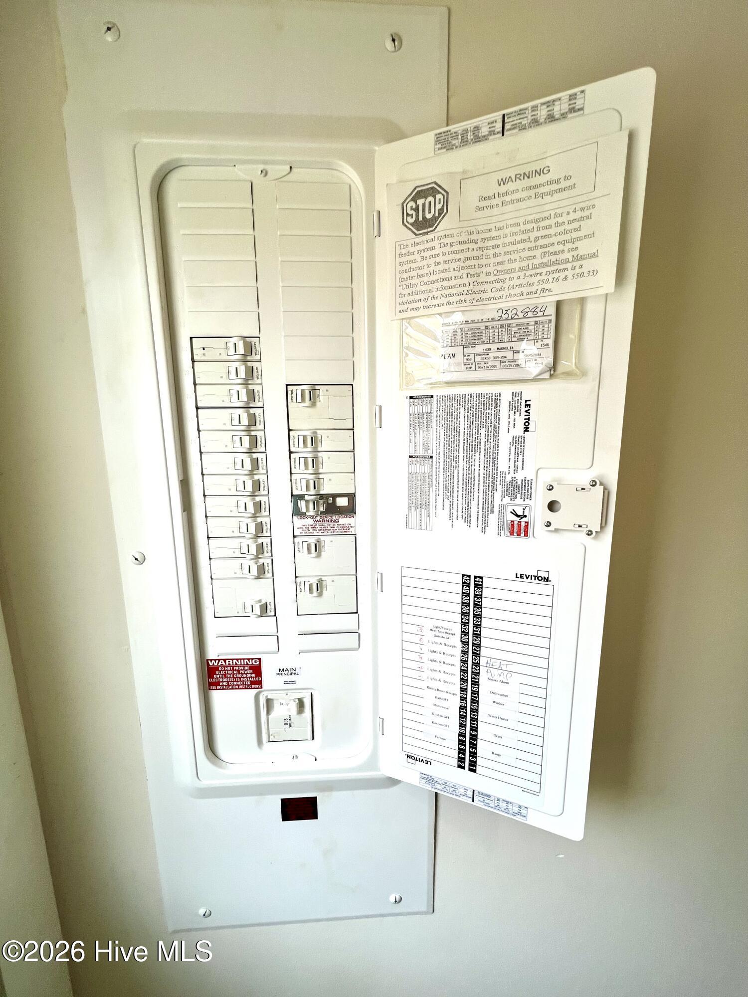 100558277 | Photo 15