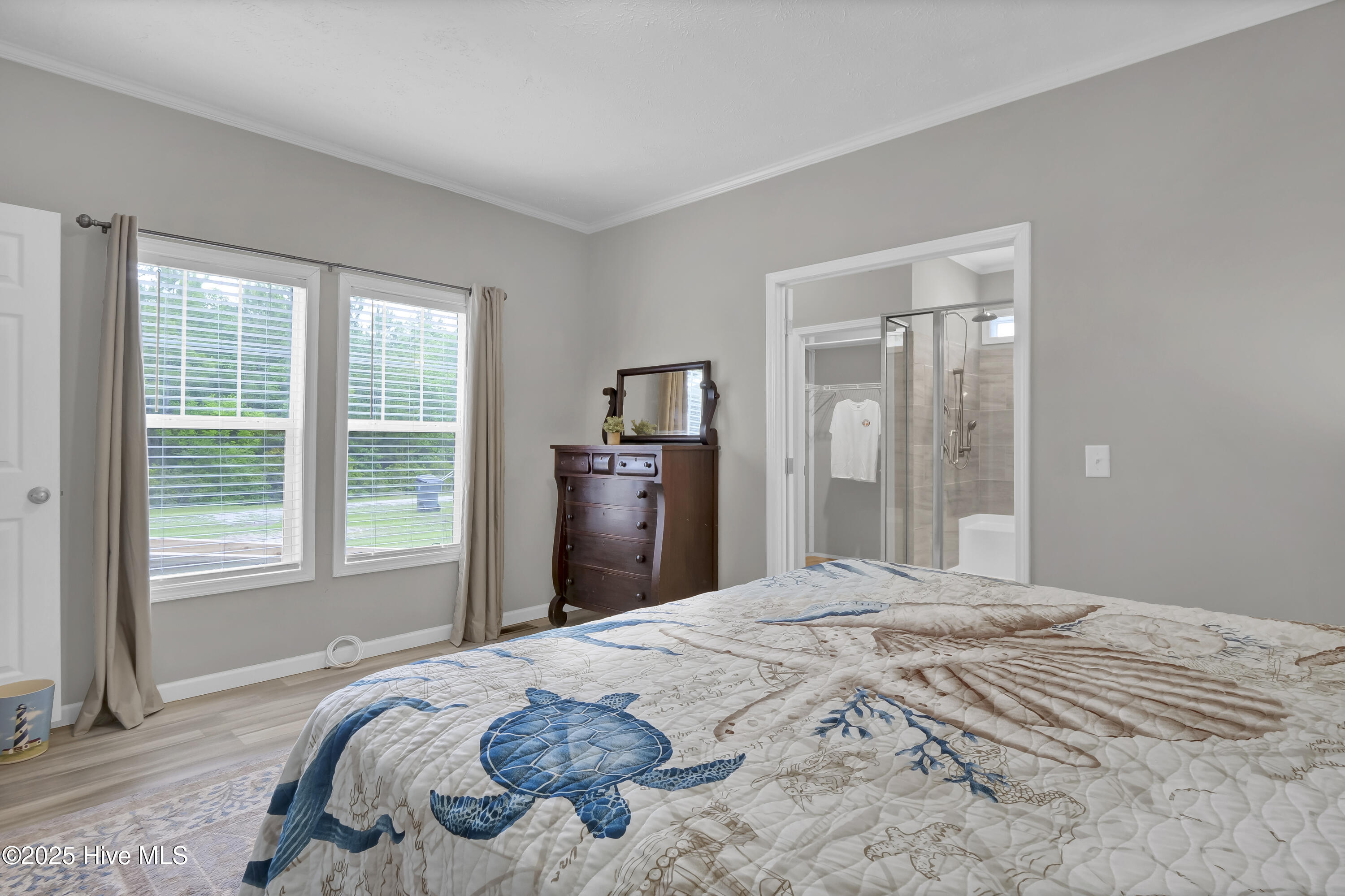 100557833 | Photo 16