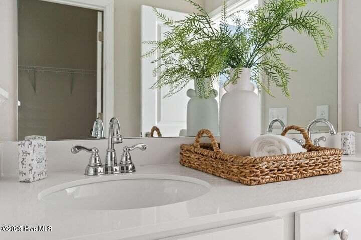 100549134 | Photo 15