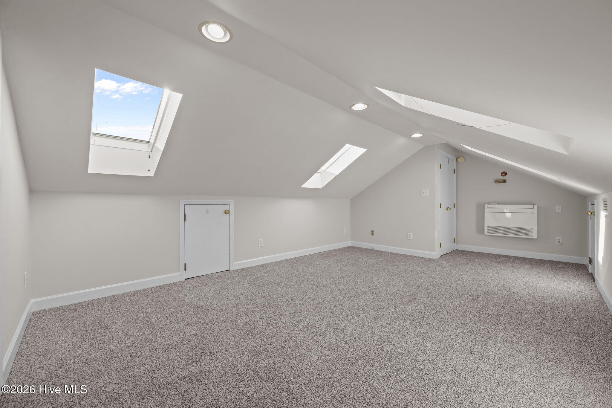 100542324 | Photo 66