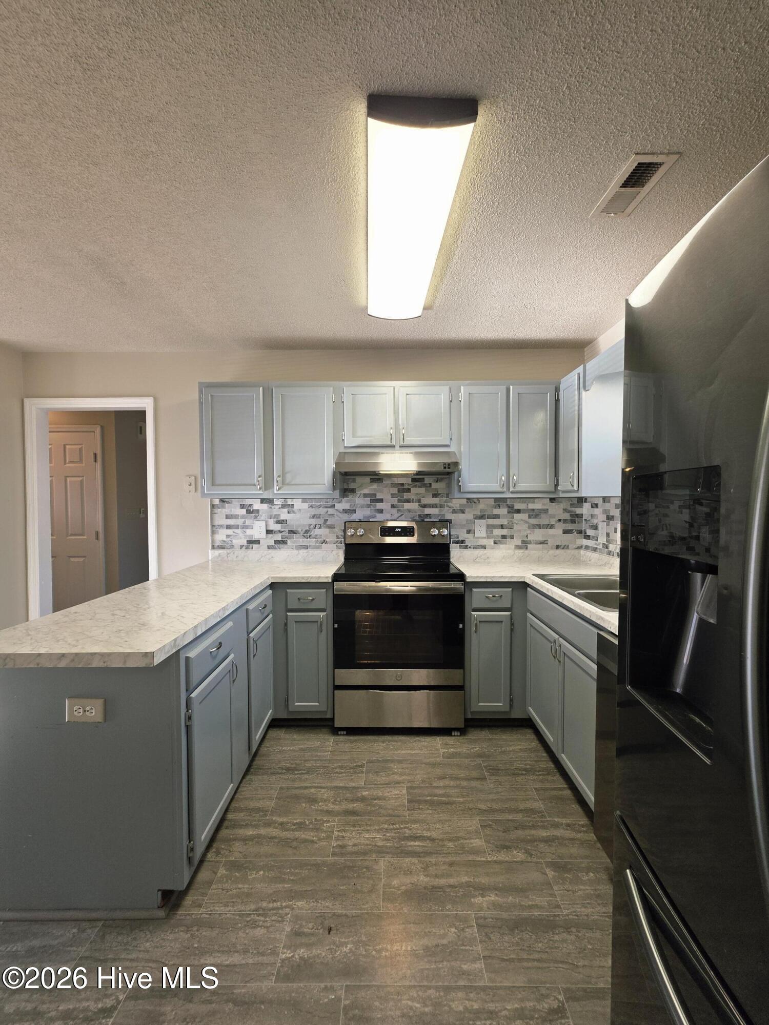 100551263 | Photo 22