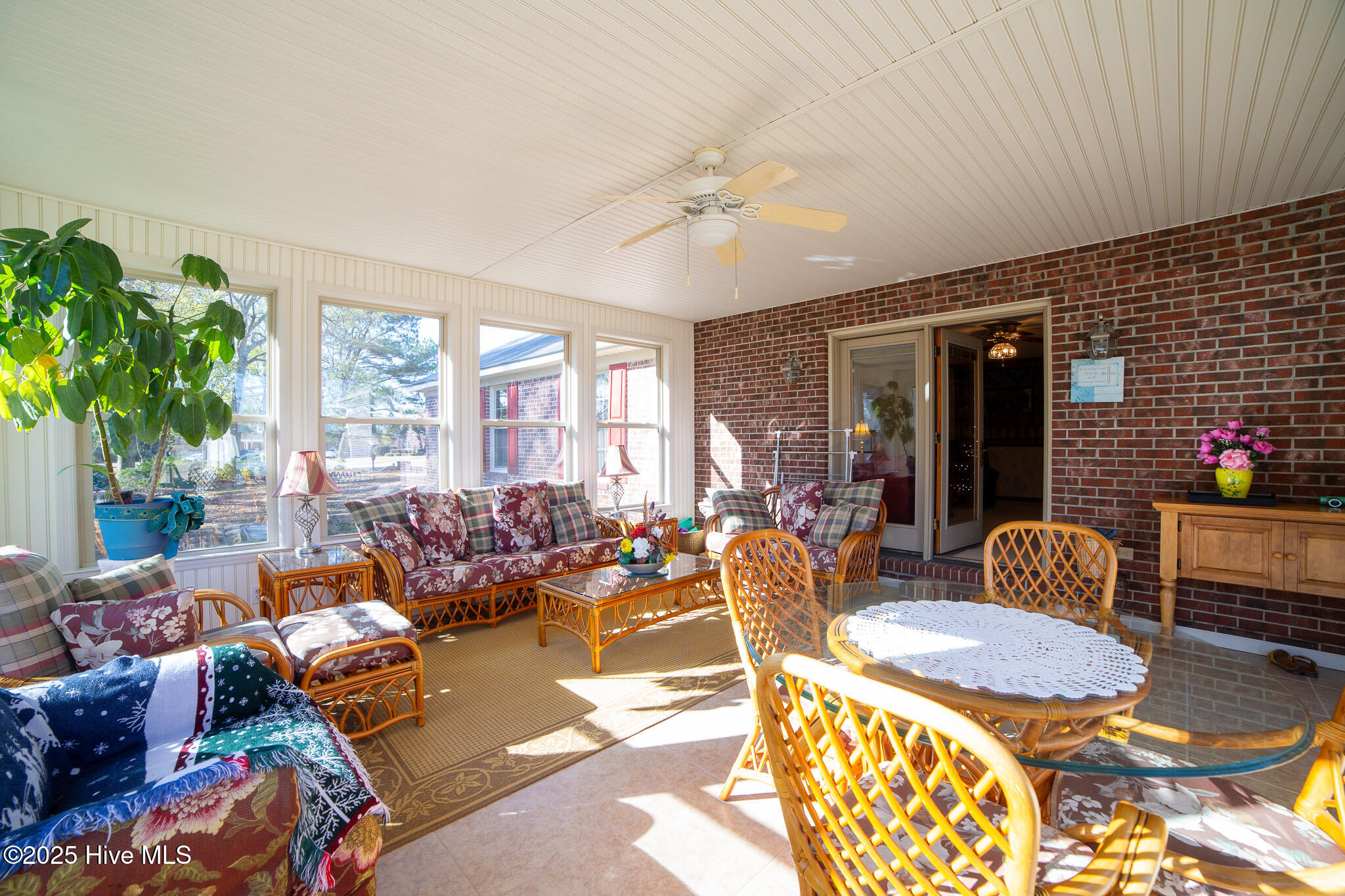 100545469 | Photo 20