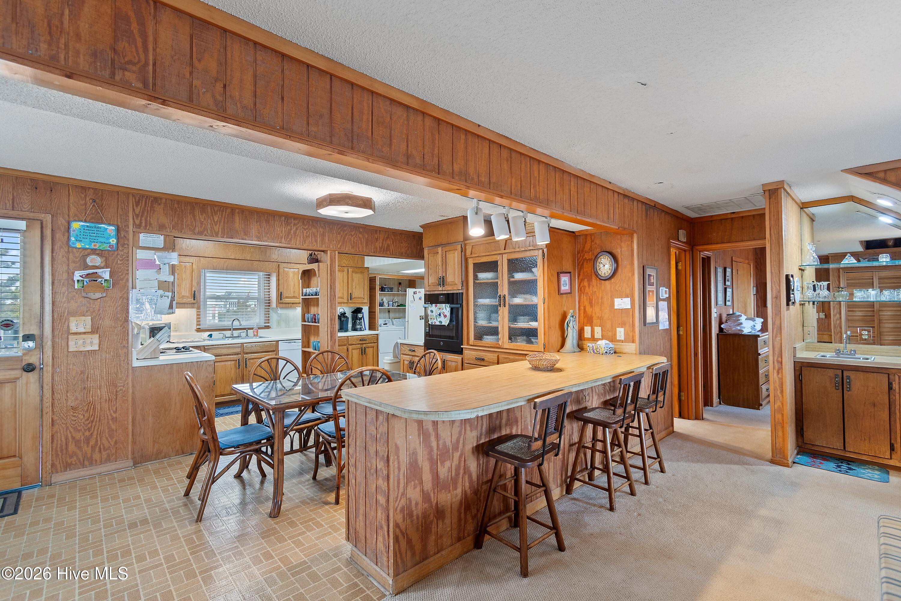 1099 Ocean Boulevard W, Holden Beach, NC, 28462