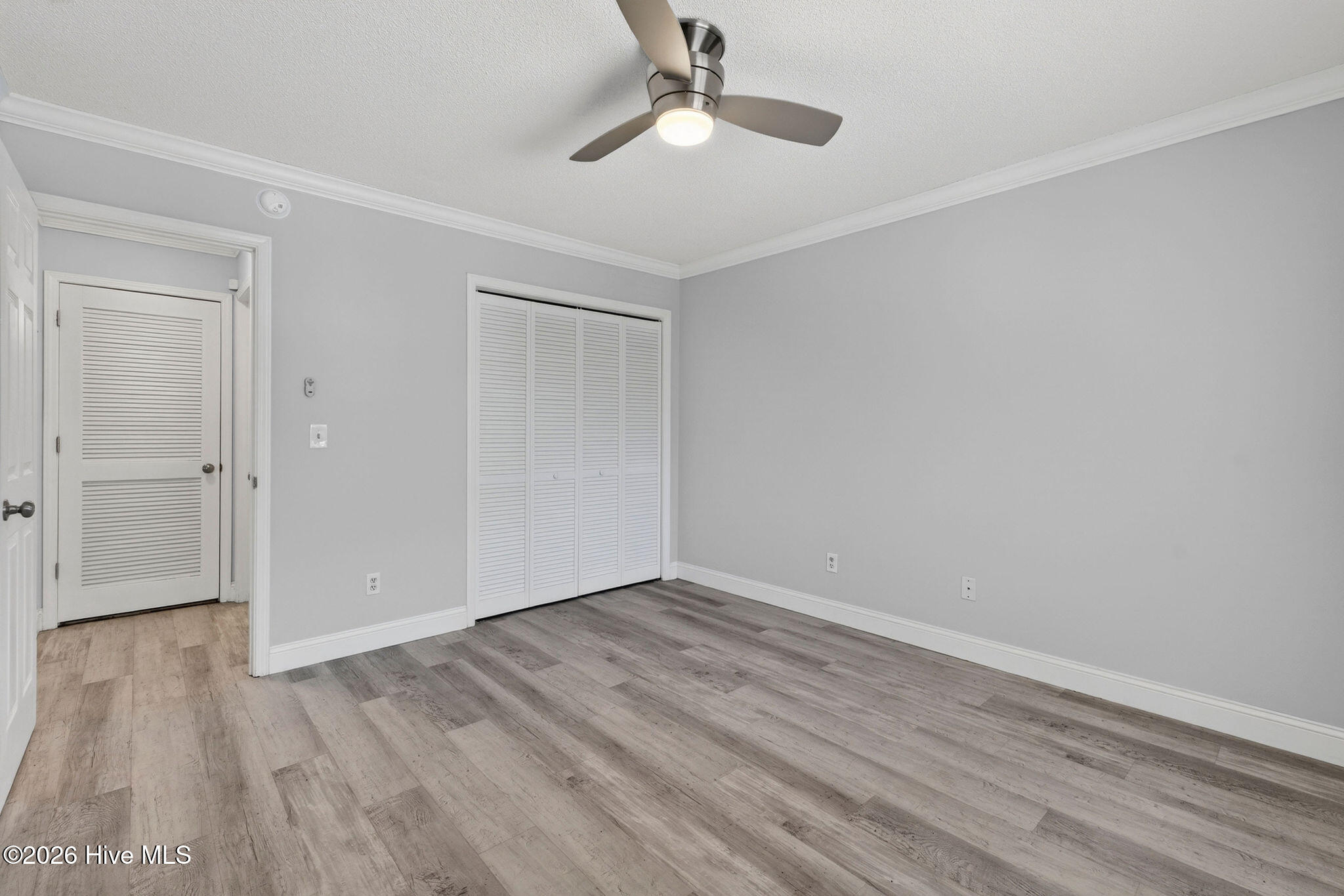 100569384 | Photo 21