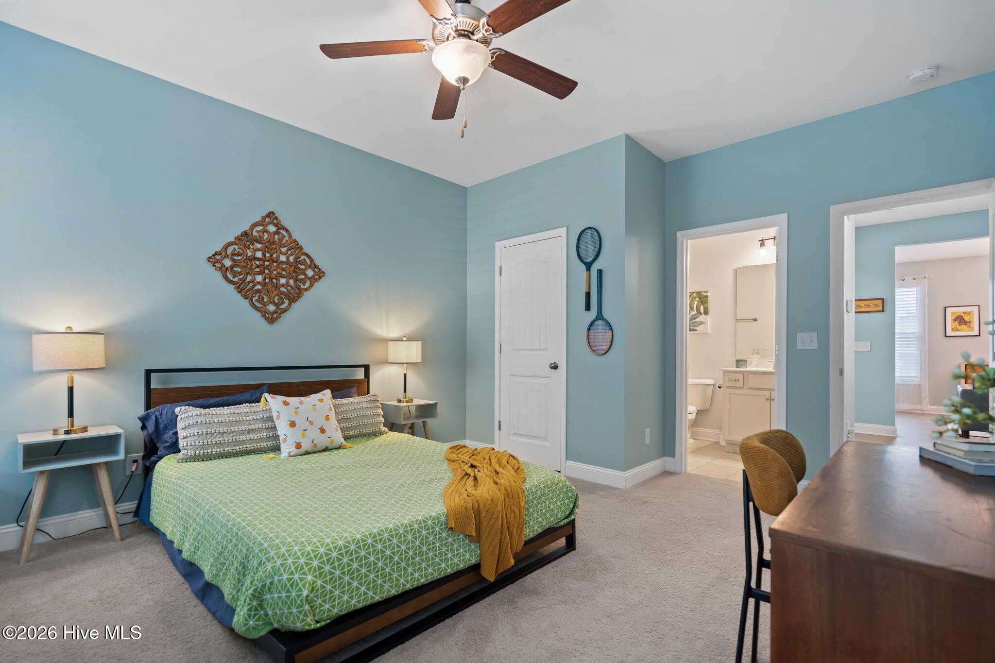 100562615 | Photo 39