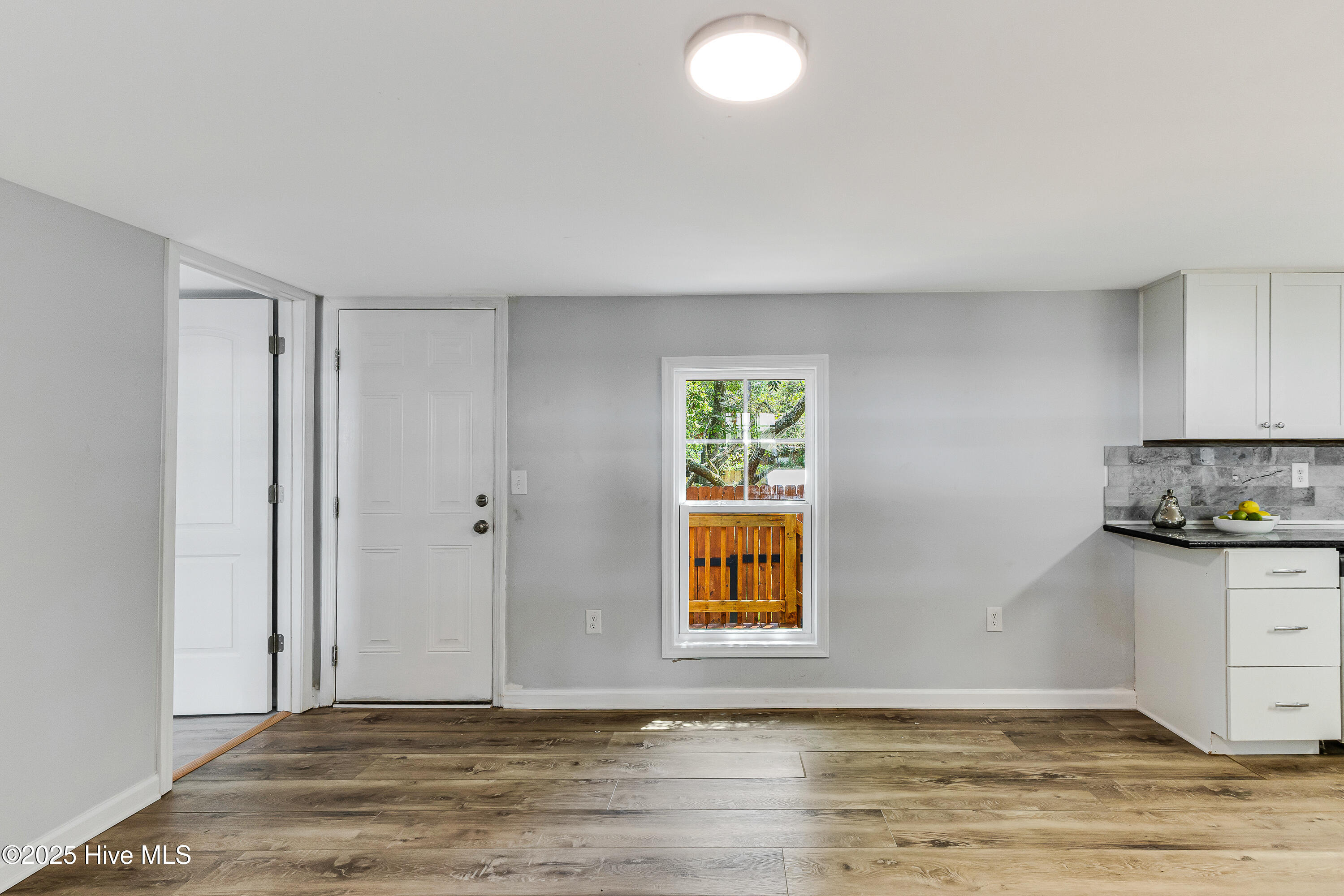 100519555 | Photo 14