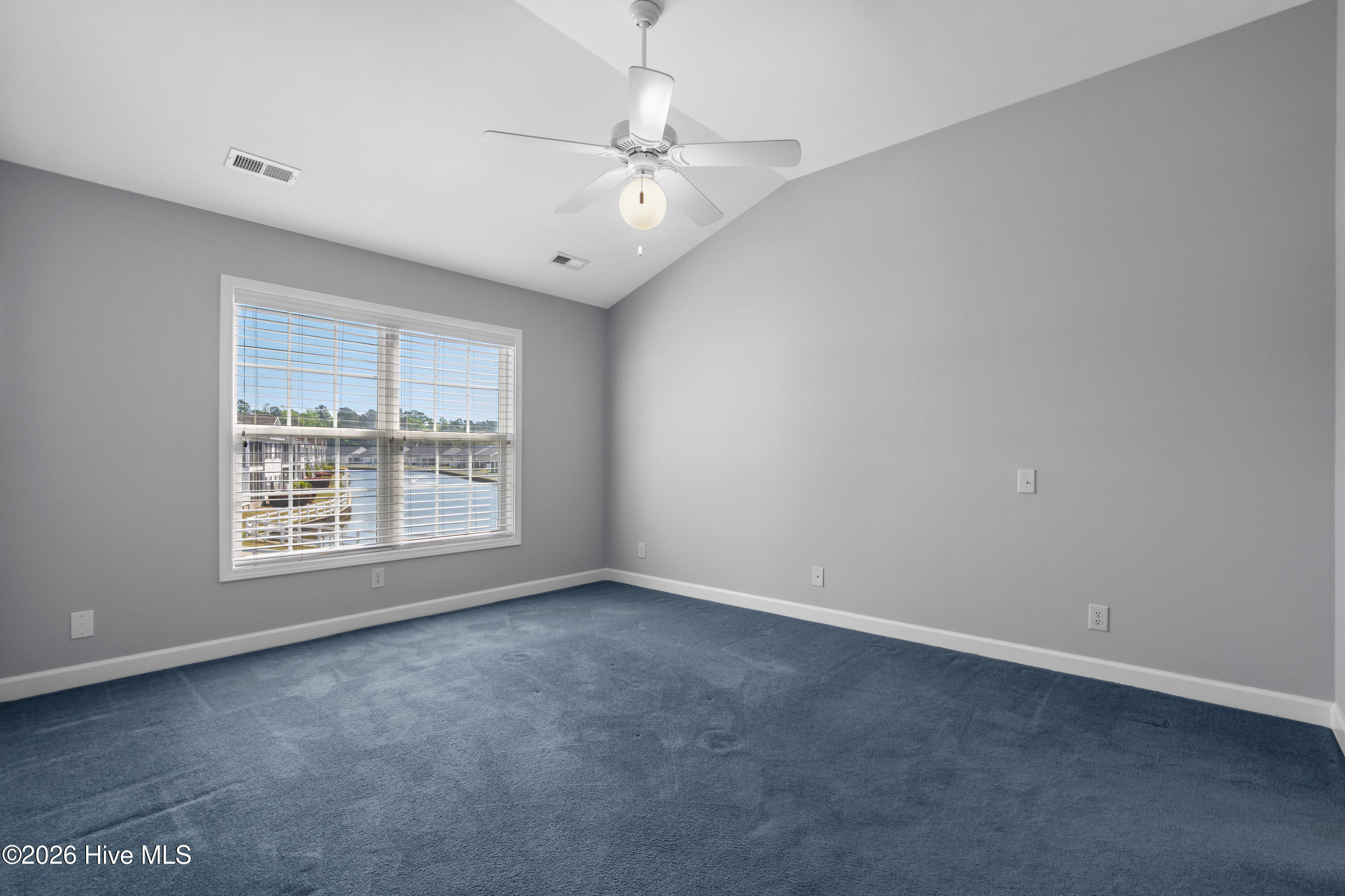 100567546 | Photo 18