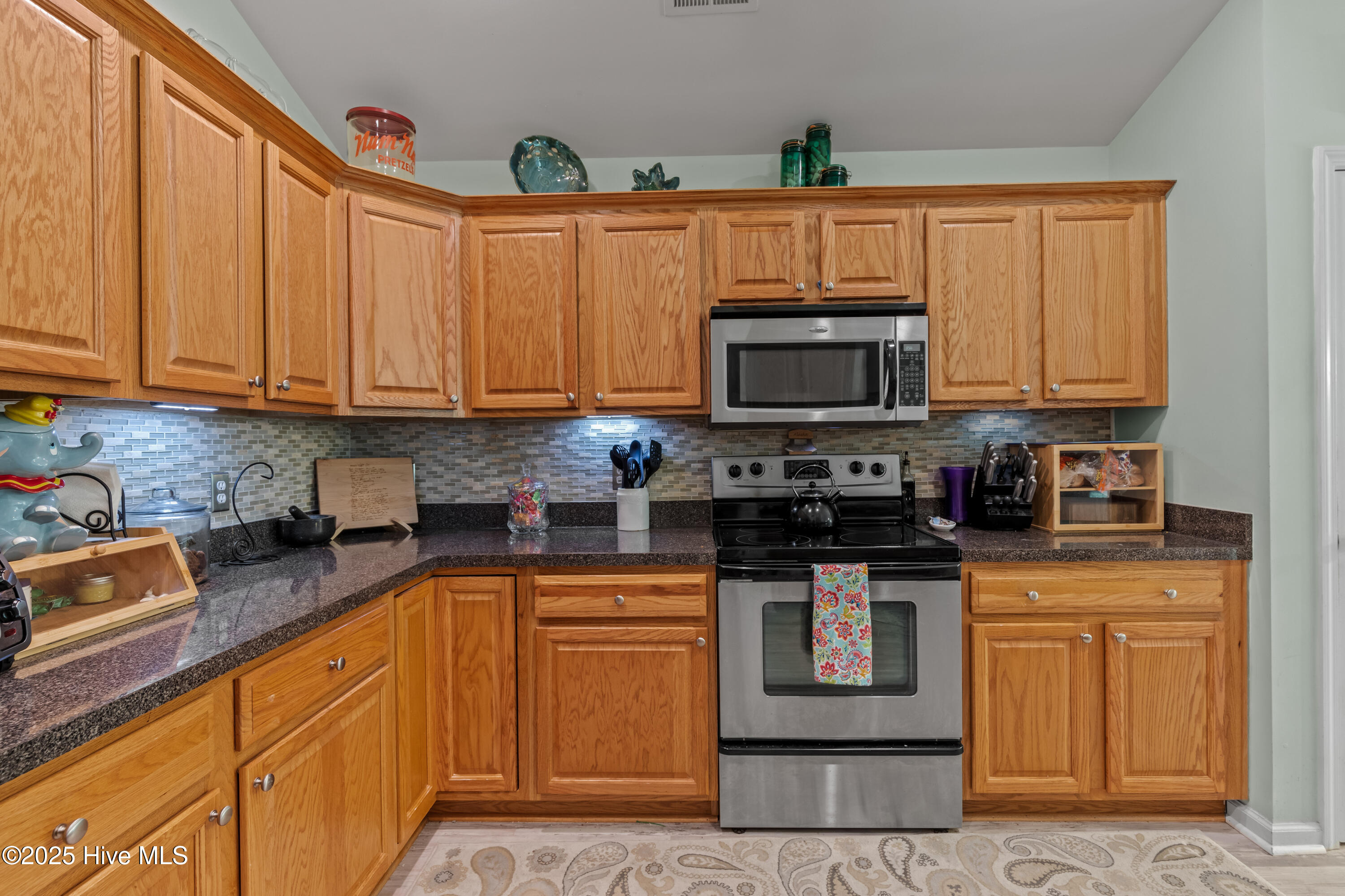 100502471 | Photo 24